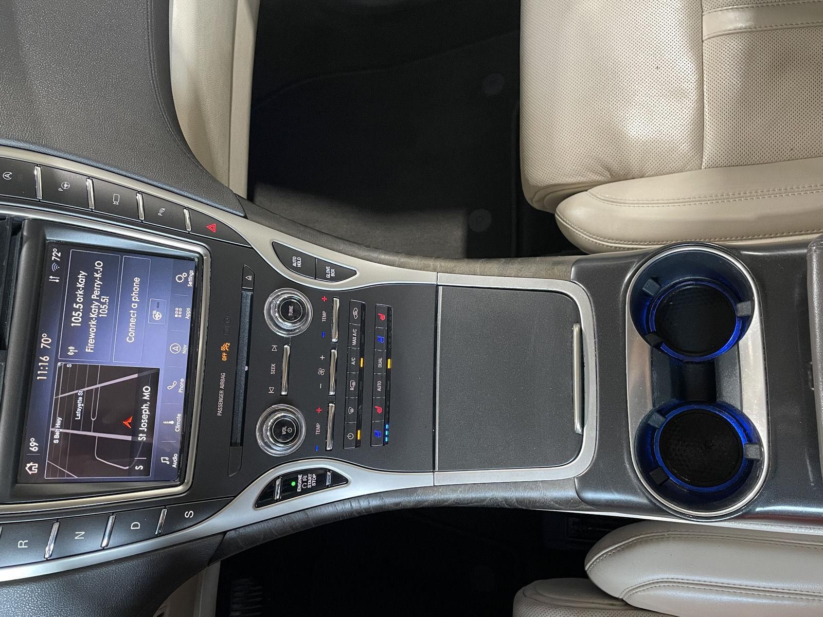 Vehicle photo 29