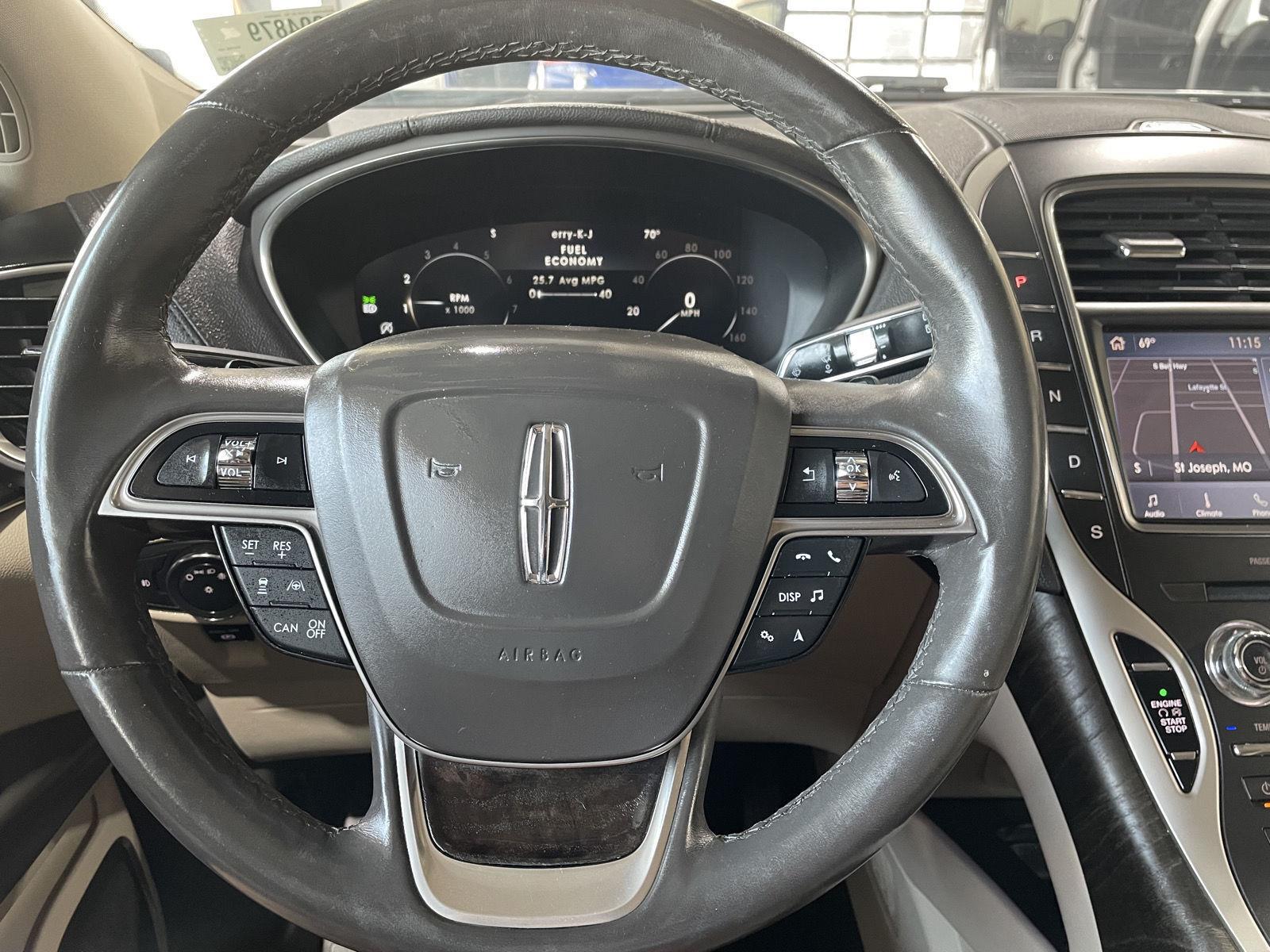 Vehicle photo 34