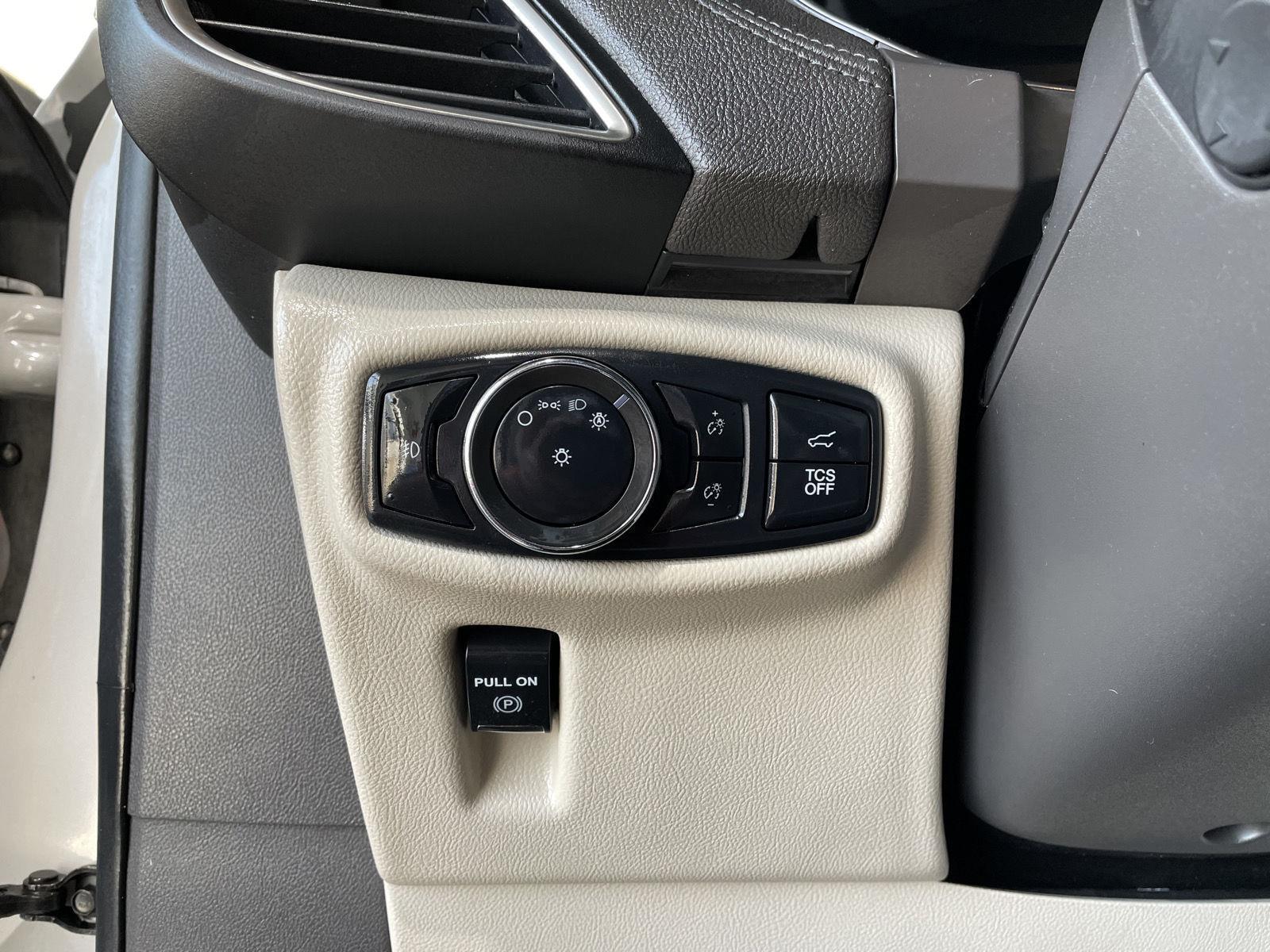 Vehicle photo 38