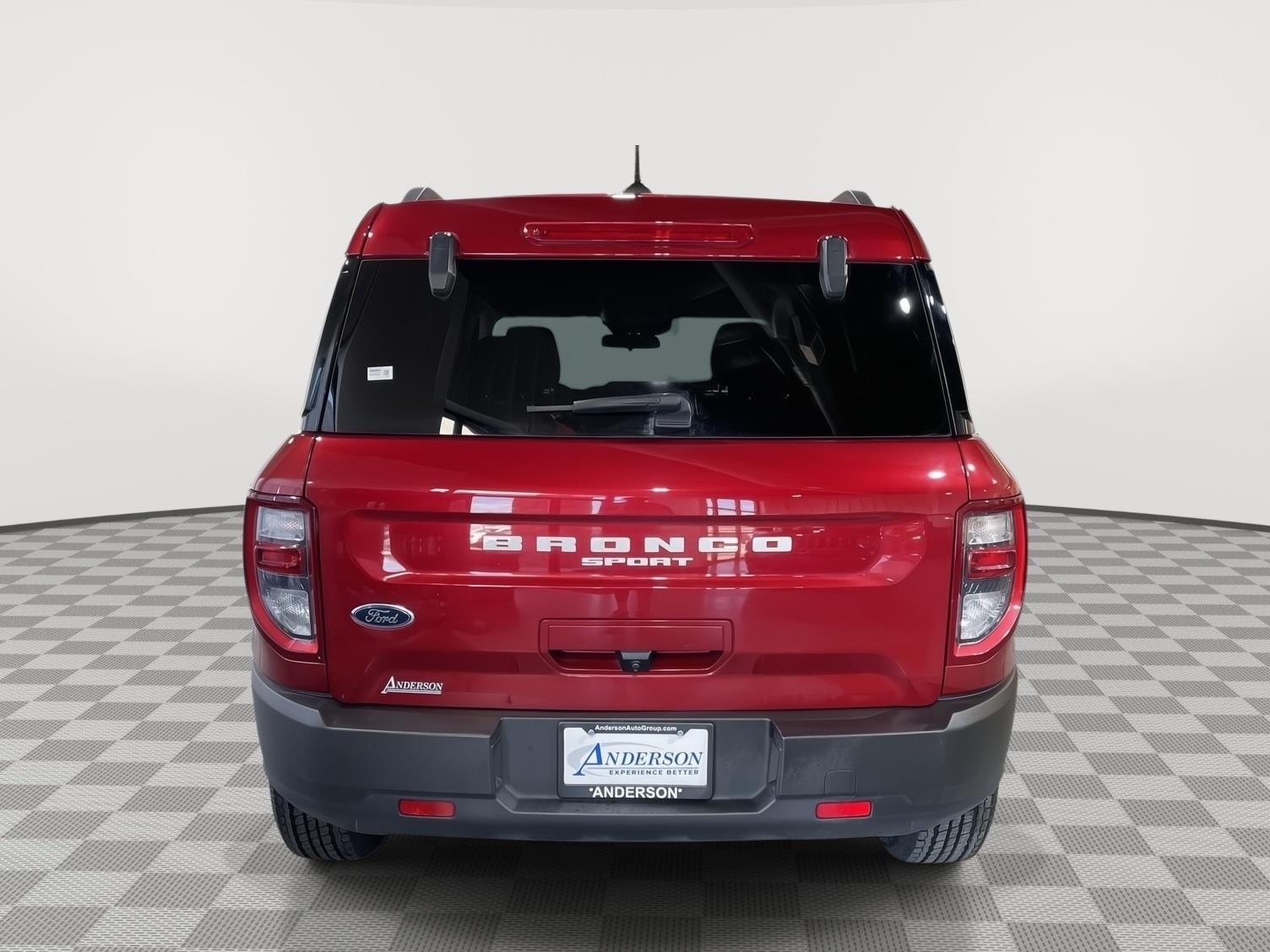 Vehicle photo 7