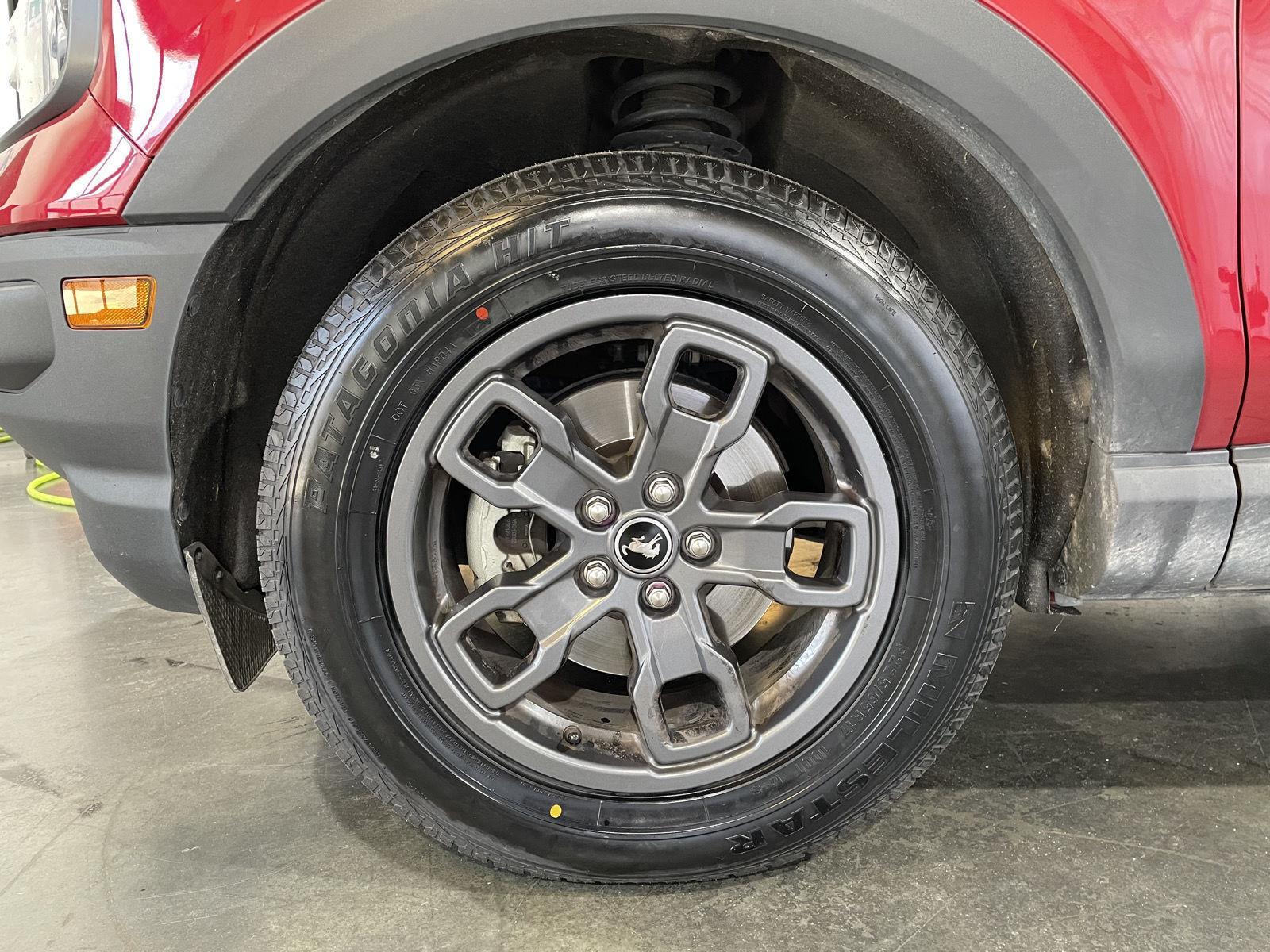 Vehicle photo 8