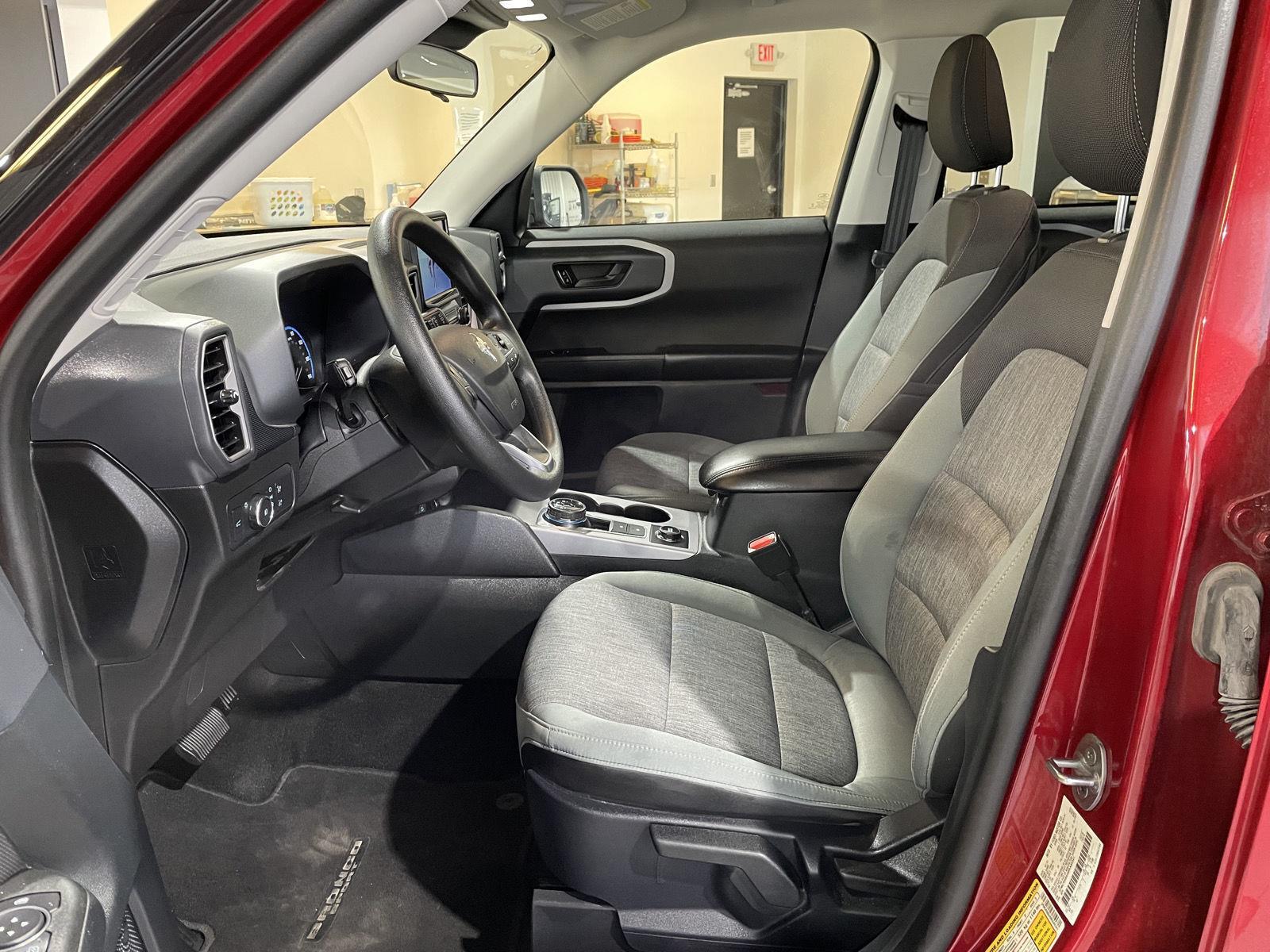 Vehicle photo 11