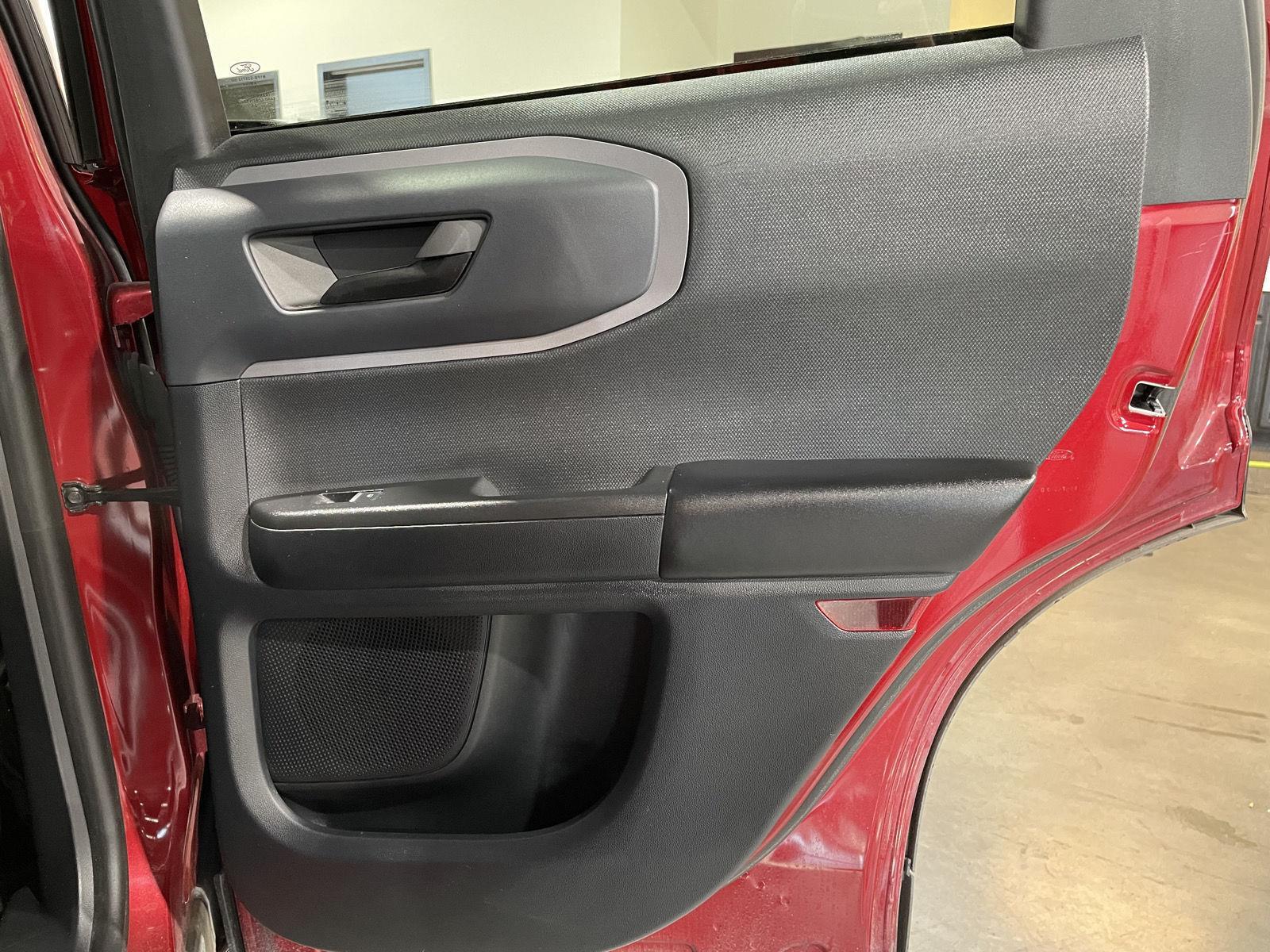 Vehicle photo 15