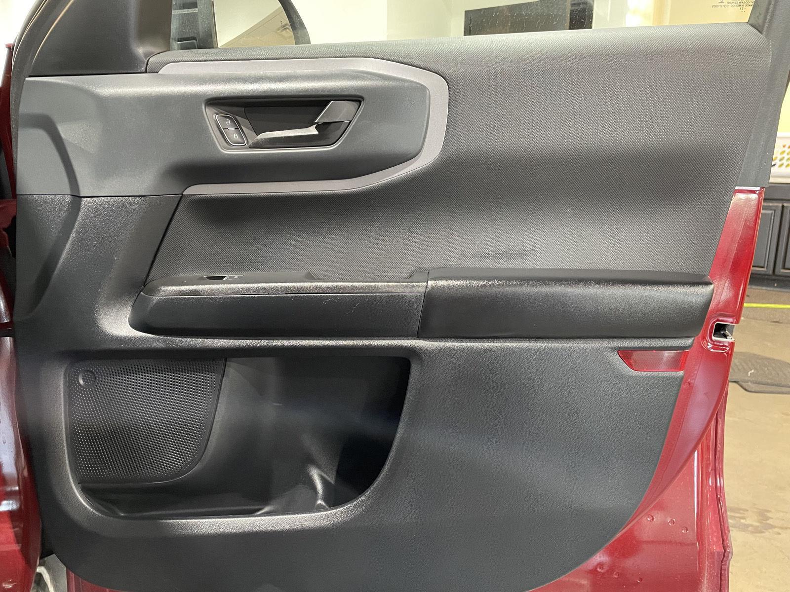 Vehicle photo 17