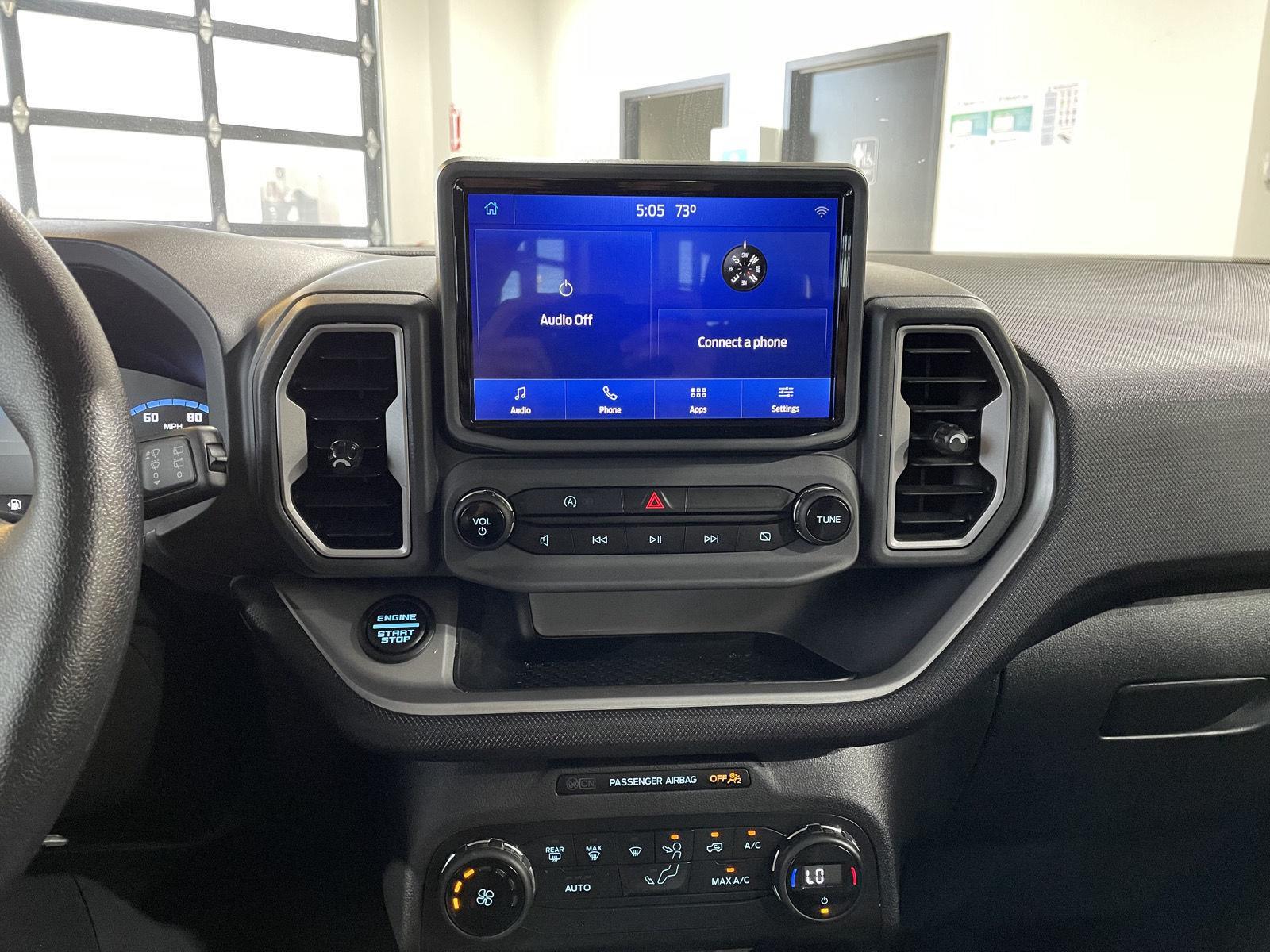 Vehicle photo 20