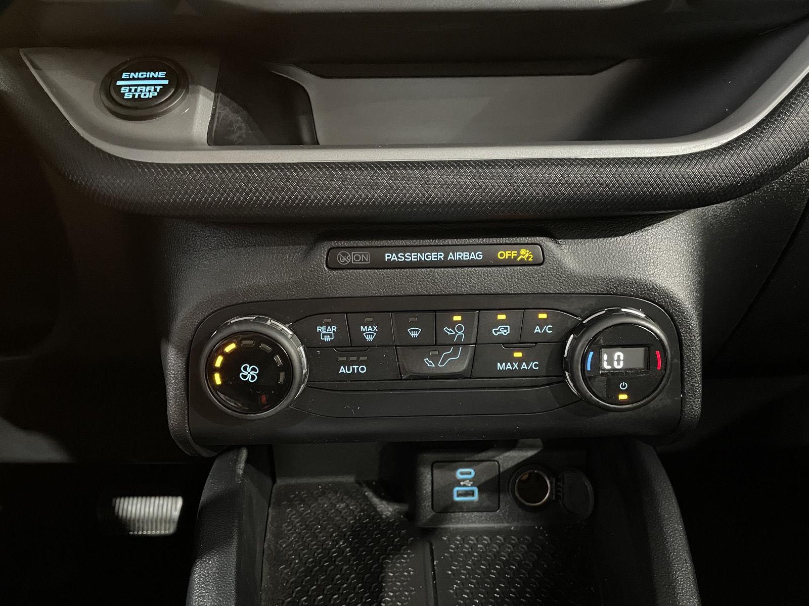 Vehicle photo 21