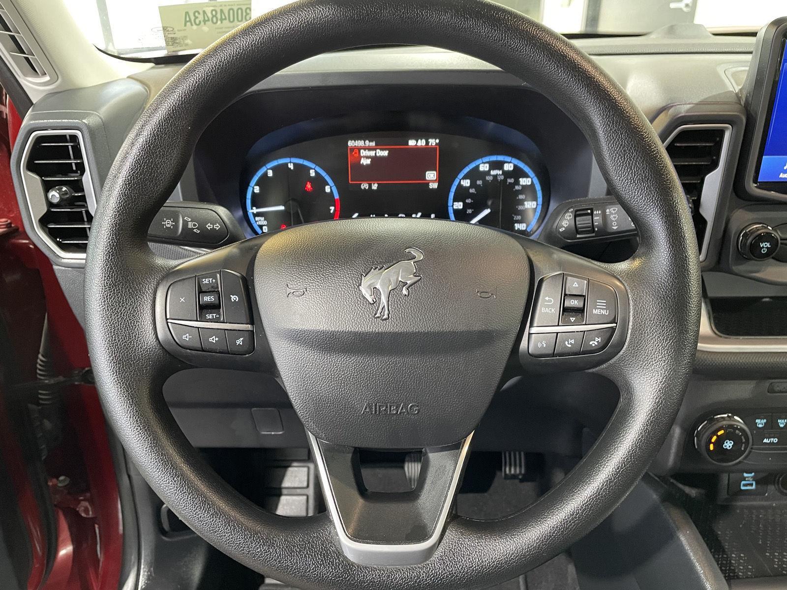 Vehicle photo 23