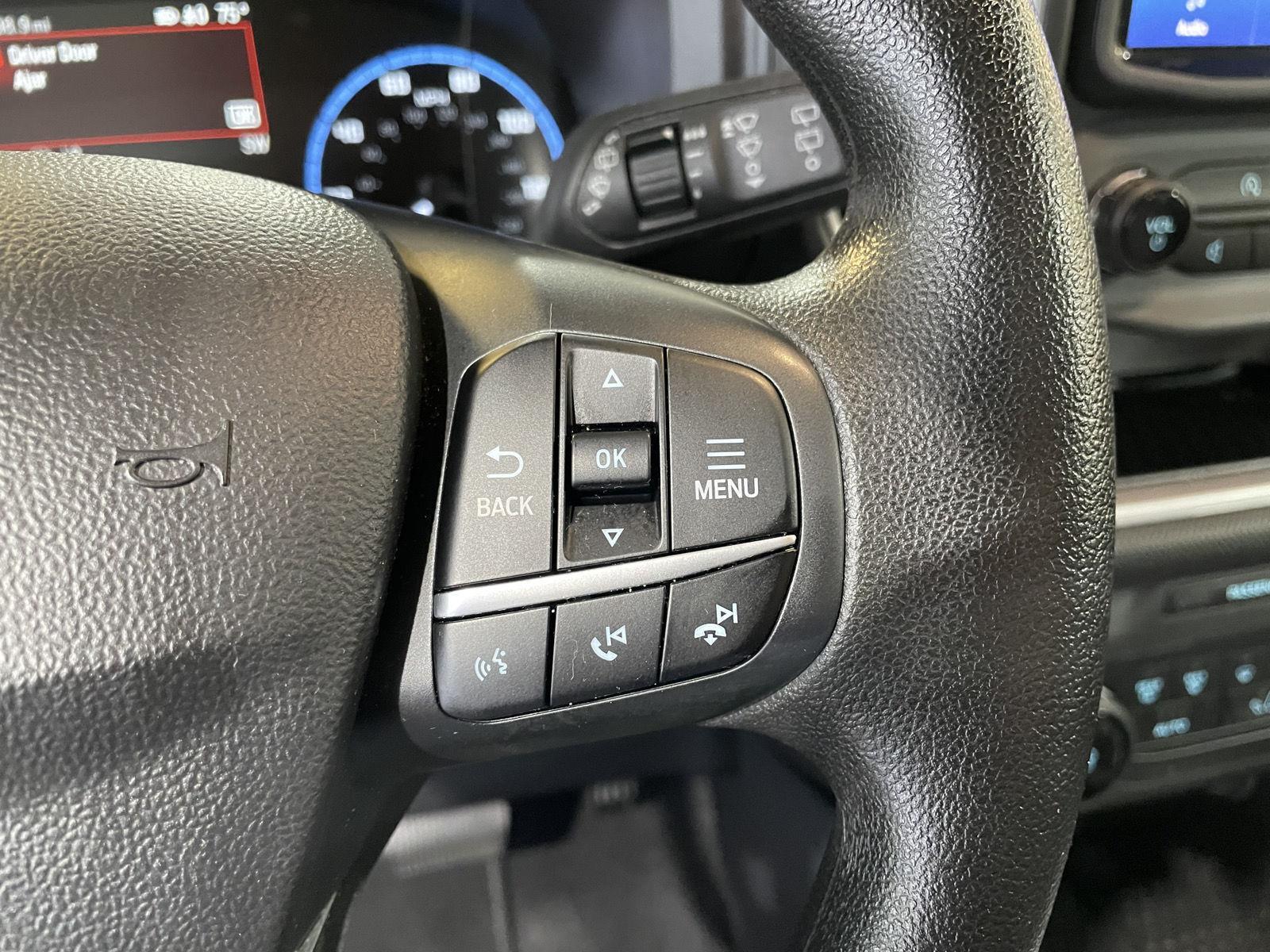Vehicle photo 26