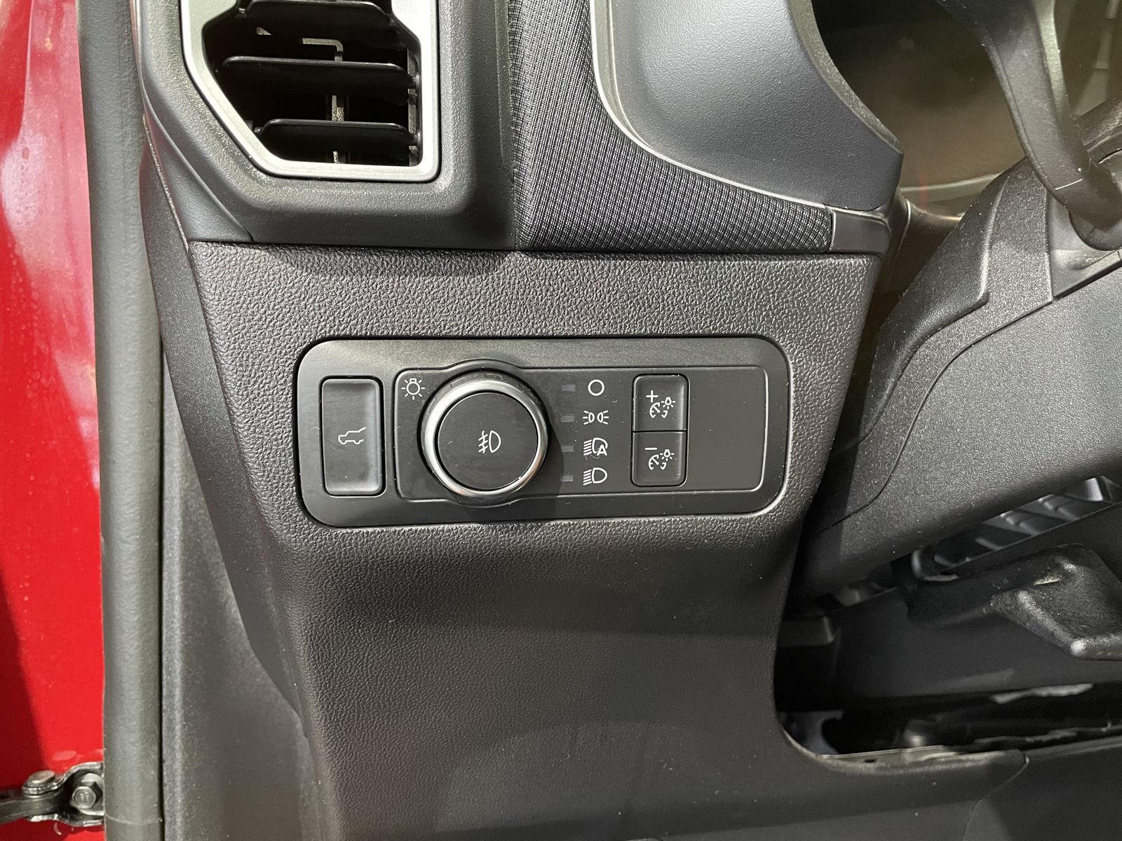 Vehicle photo 27