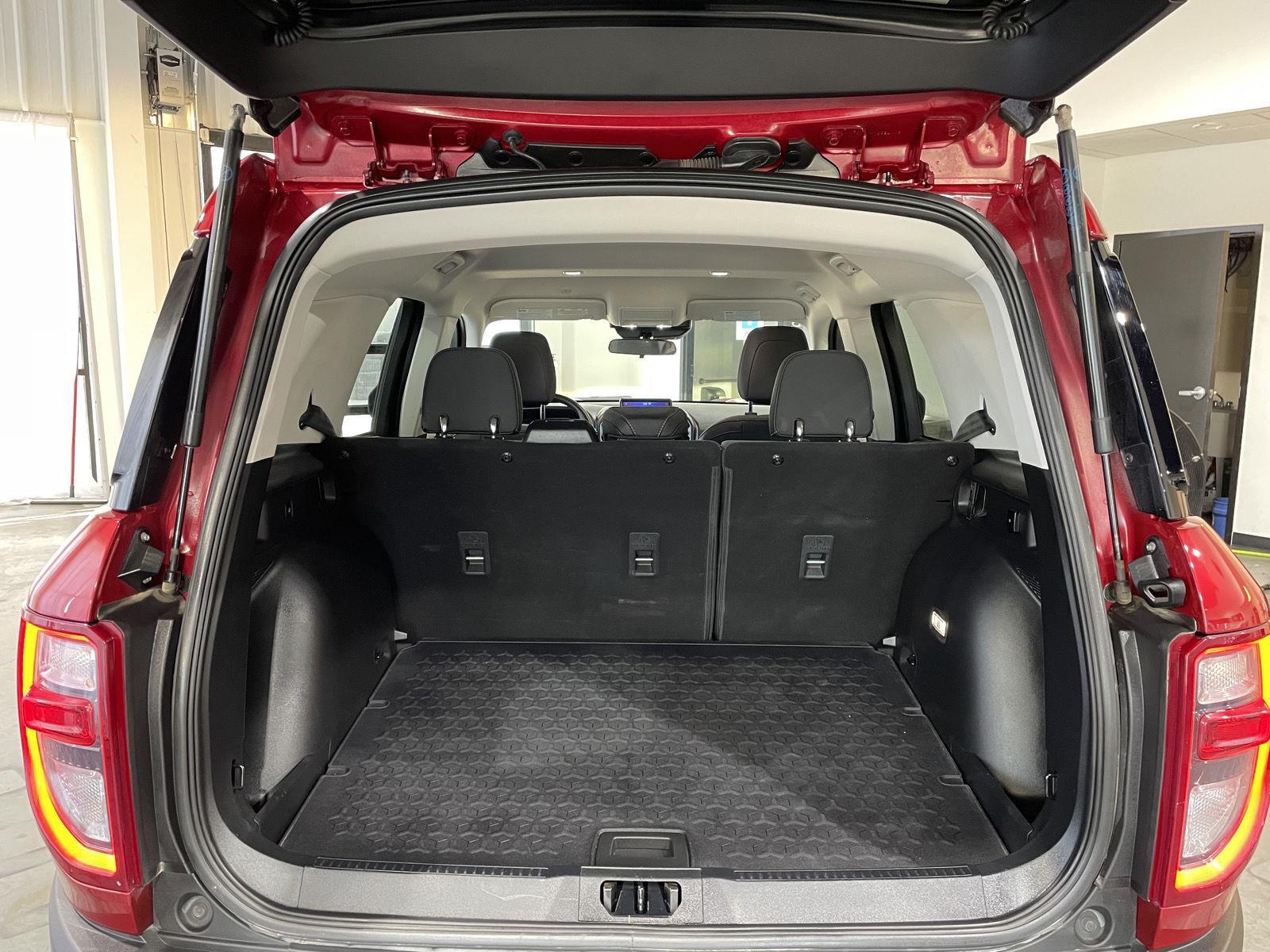 Vehicle photo 31