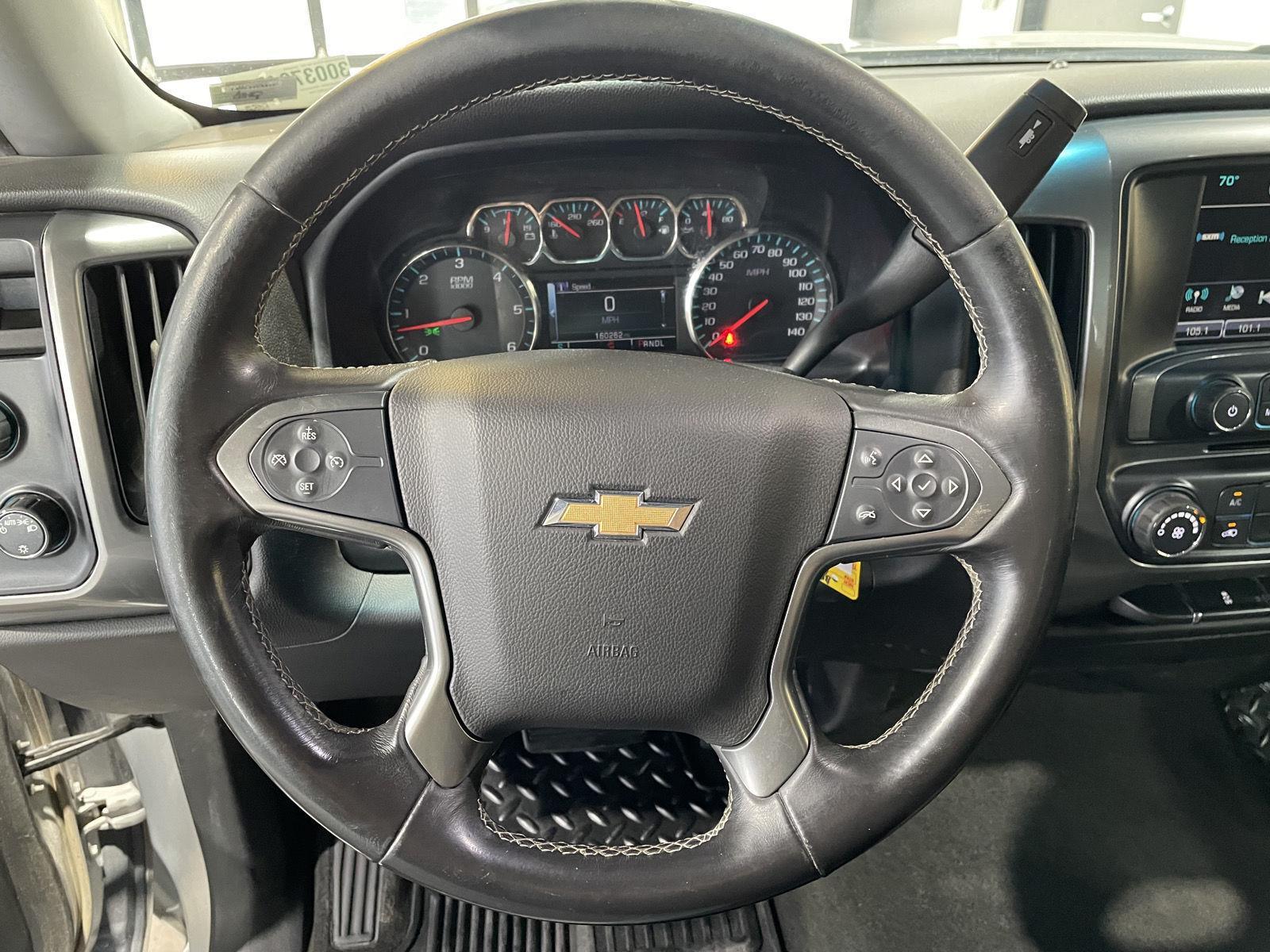 Vehicle photo 13