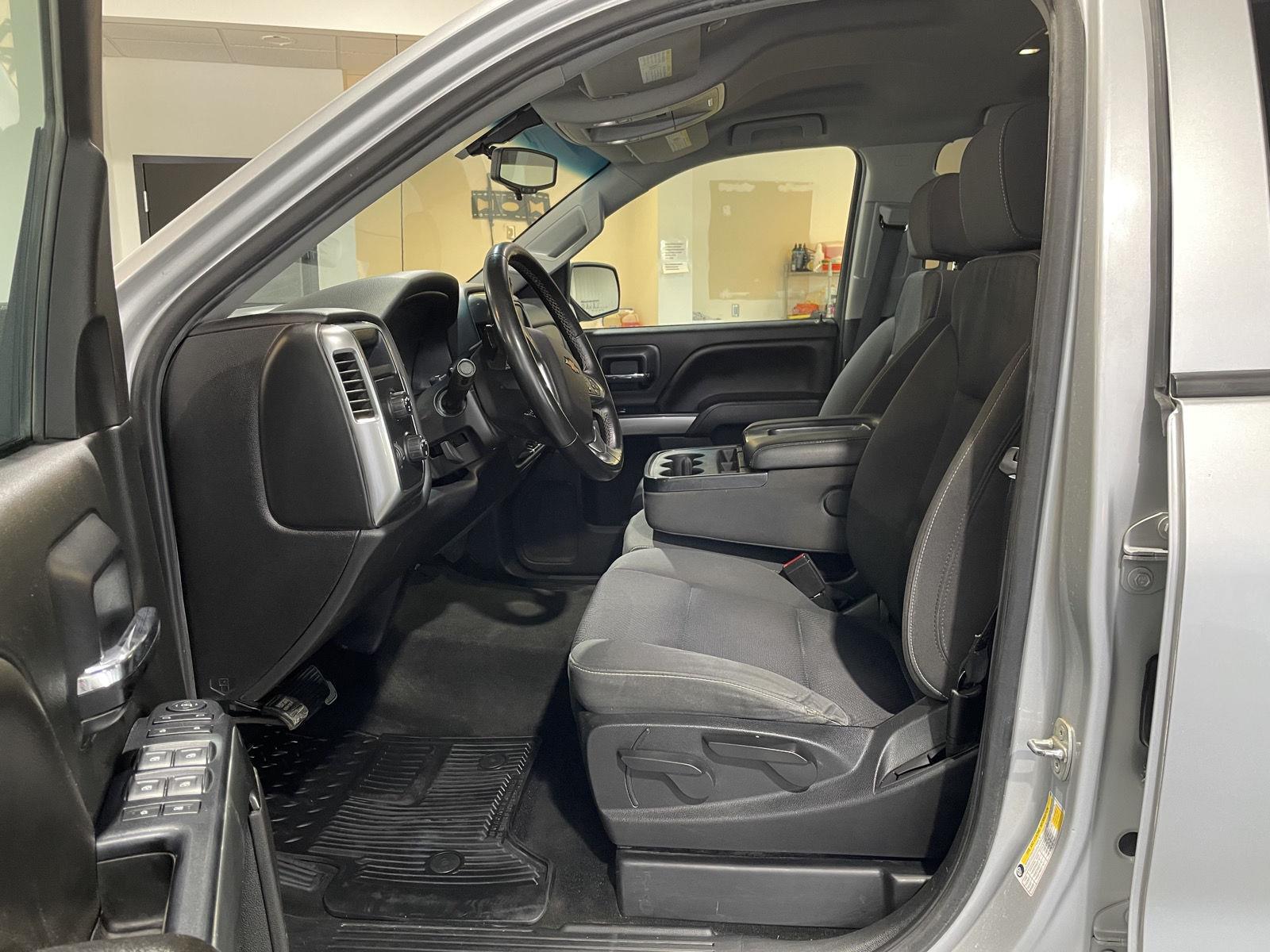 Vehicle photo 20