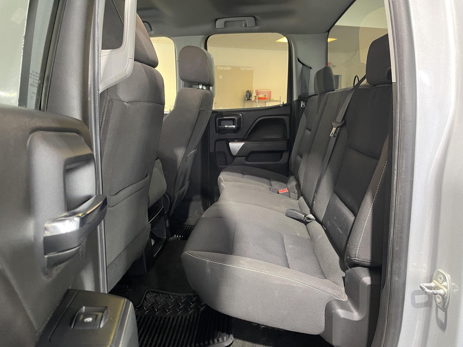 Vehicle photo 25