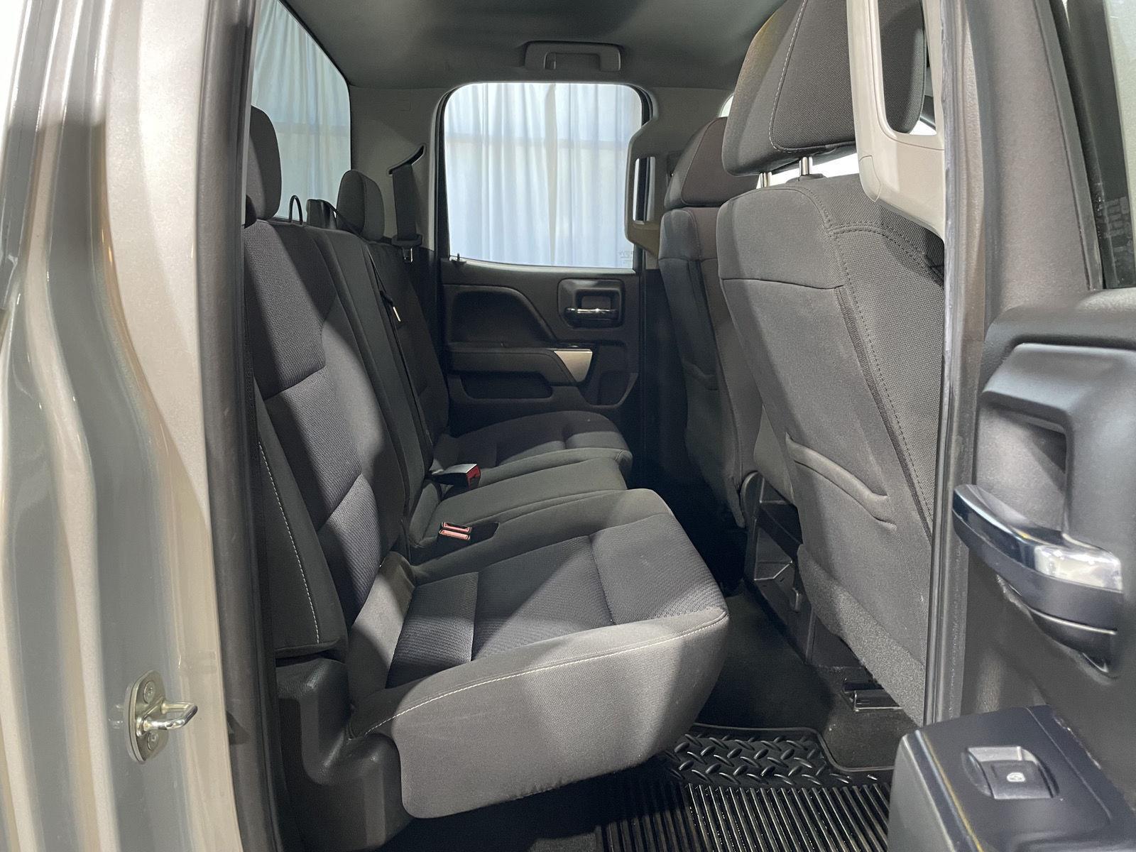 Vehicle photo 27