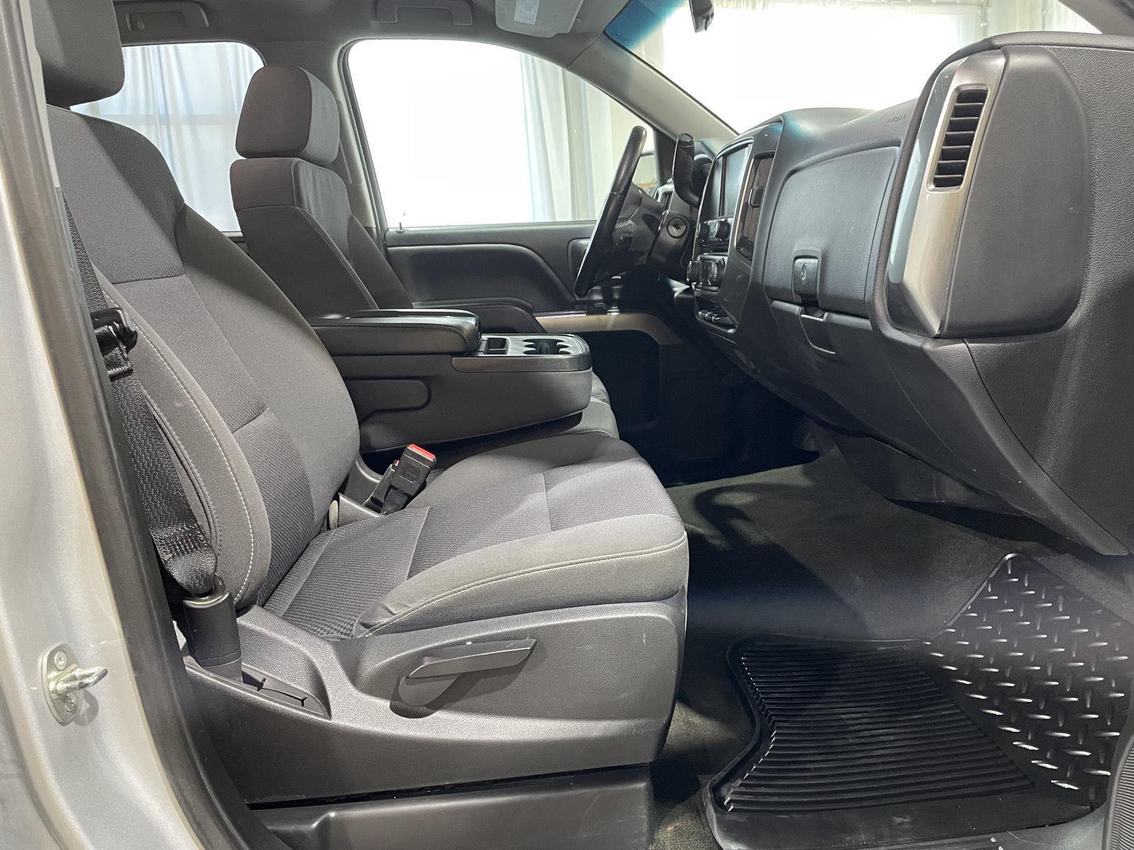 Vehicle photo 29
