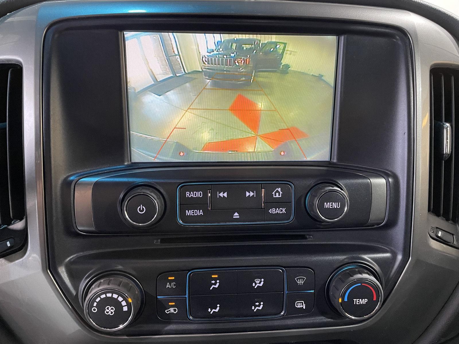 Vehicle photo 33