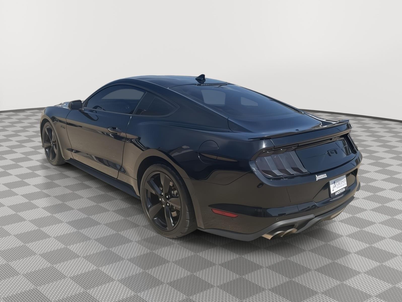 Vehicle photo 4
