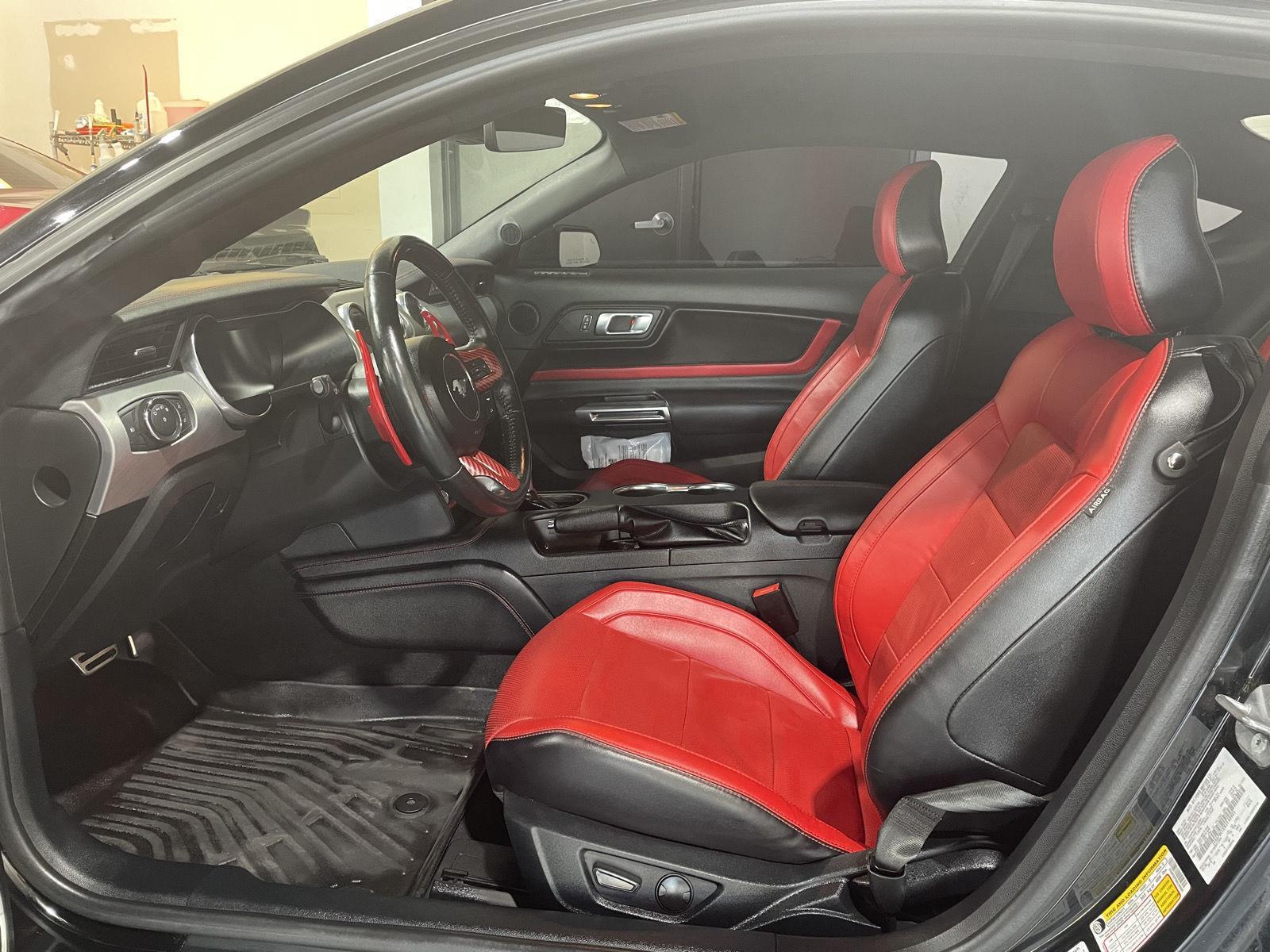 Vehicle photo 12