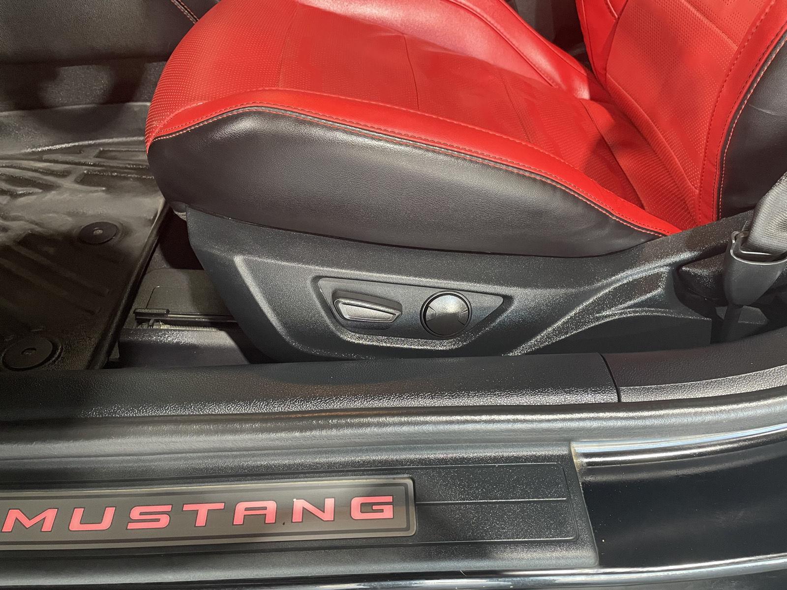 Vehicle photo 13