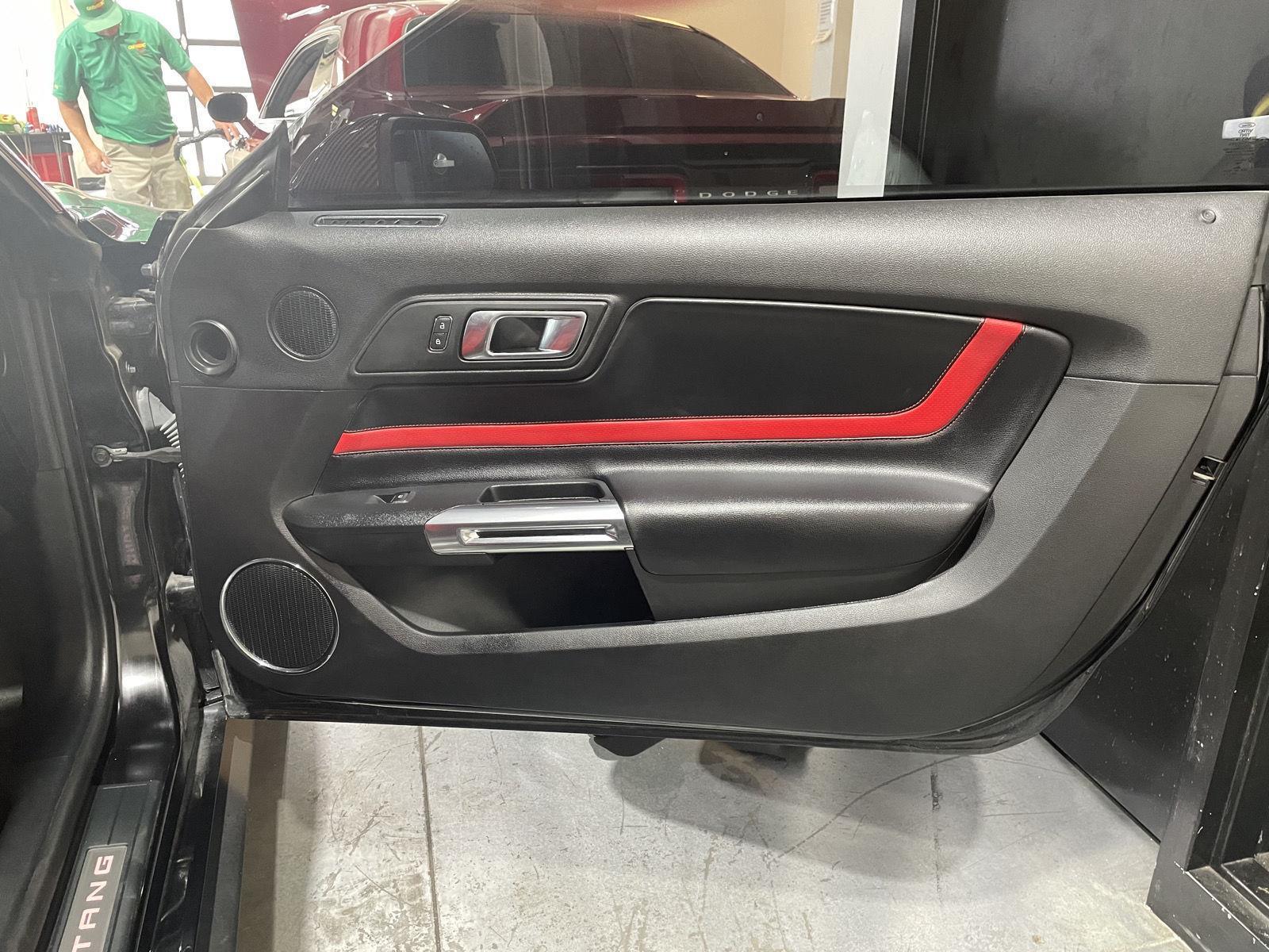 Vehicle photo 17