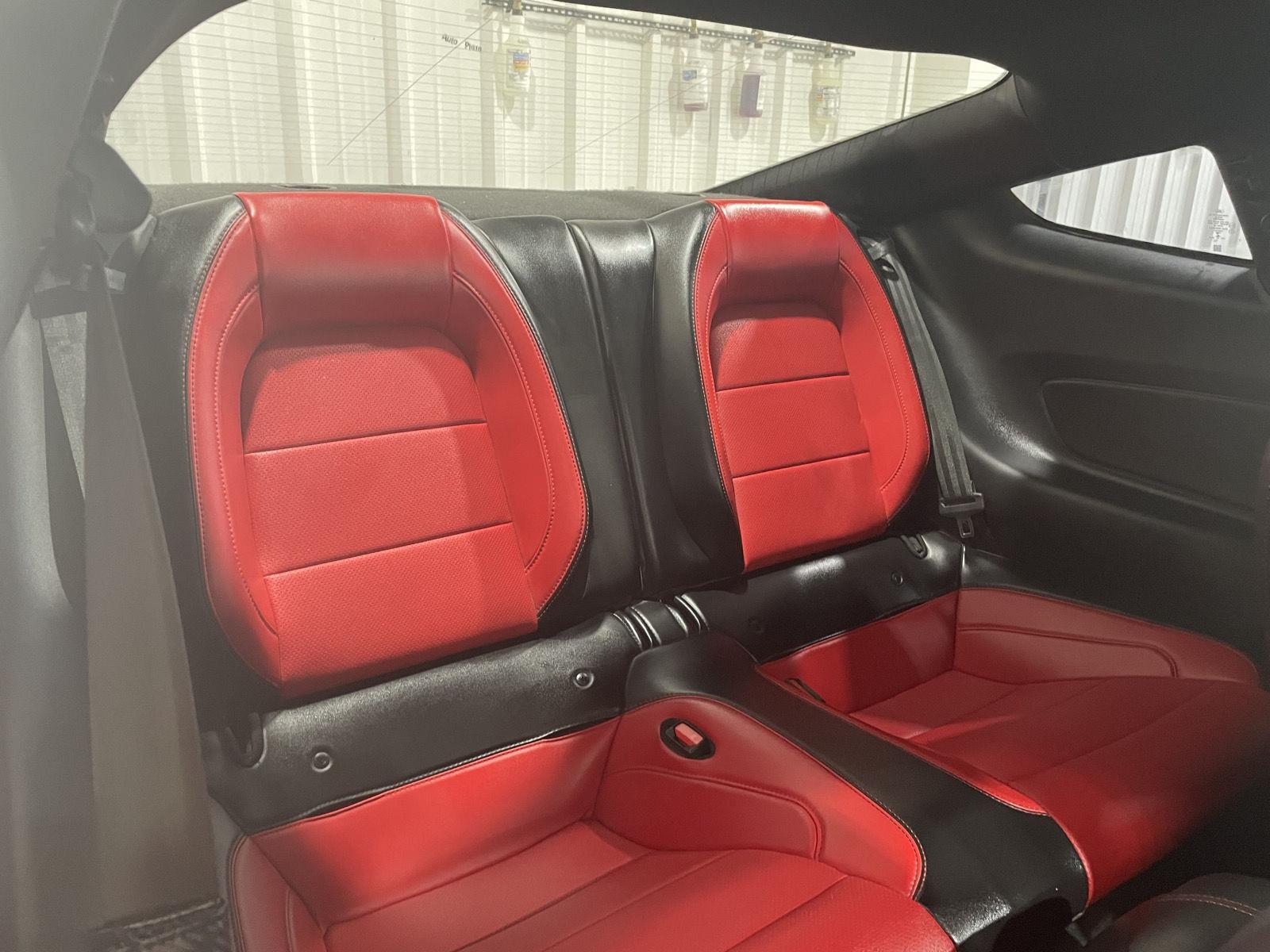 Vehicle photo 19