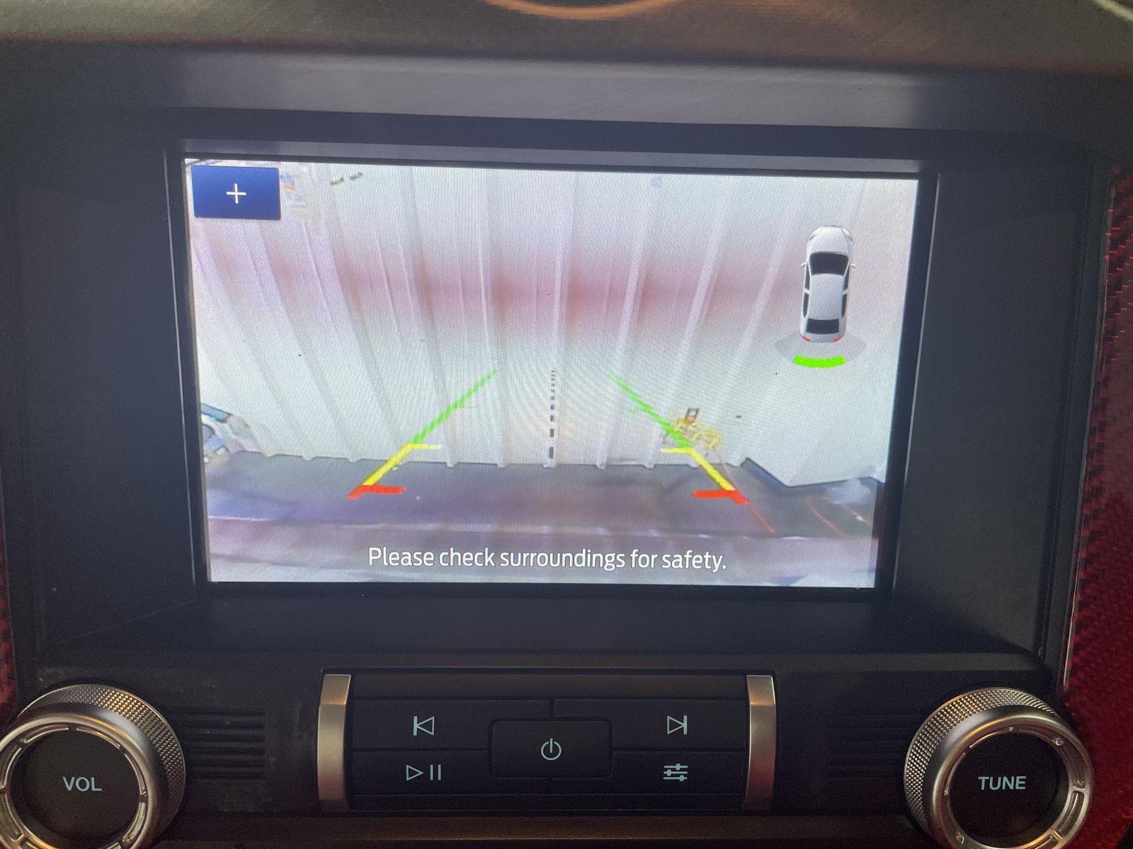 Vehicle photo 23