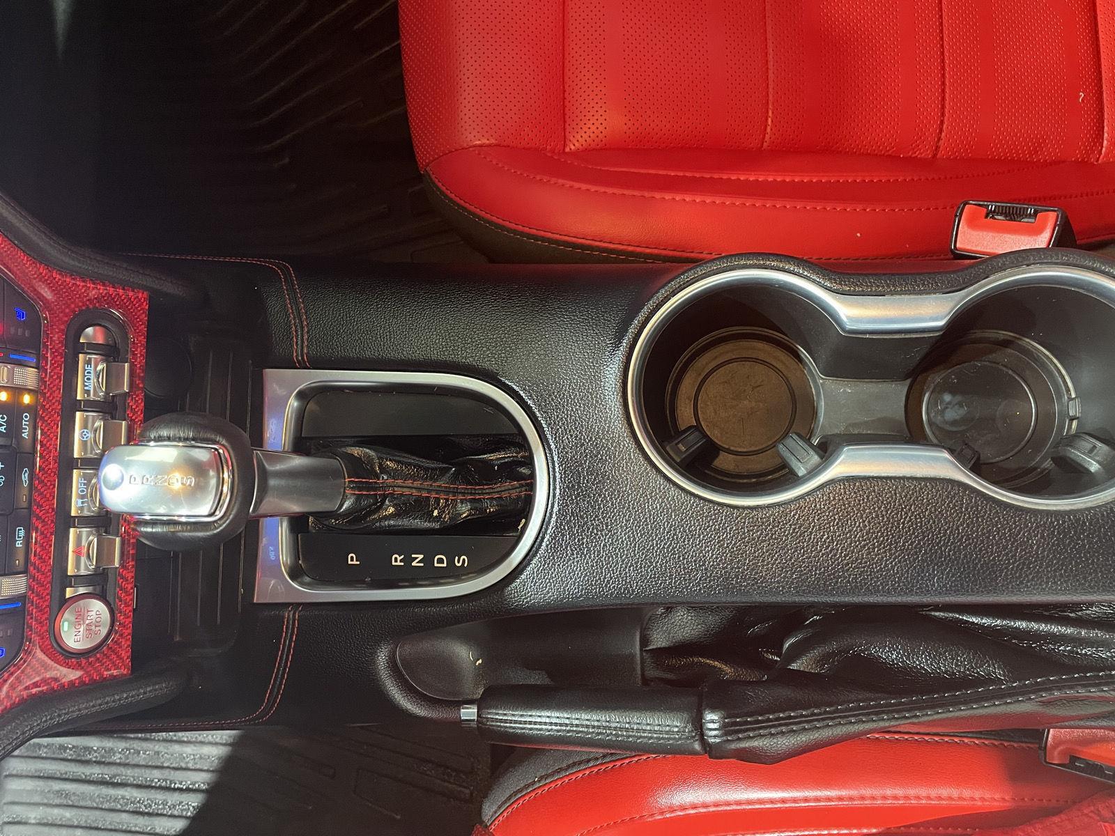 Vehicle photo 25