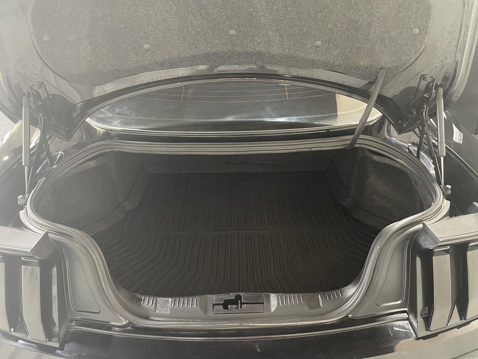 Vehicle photo 32
