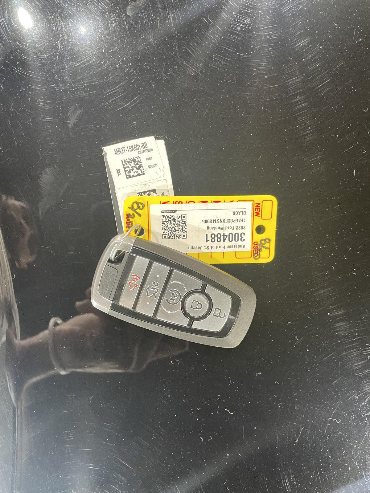 Vehicle photo 37