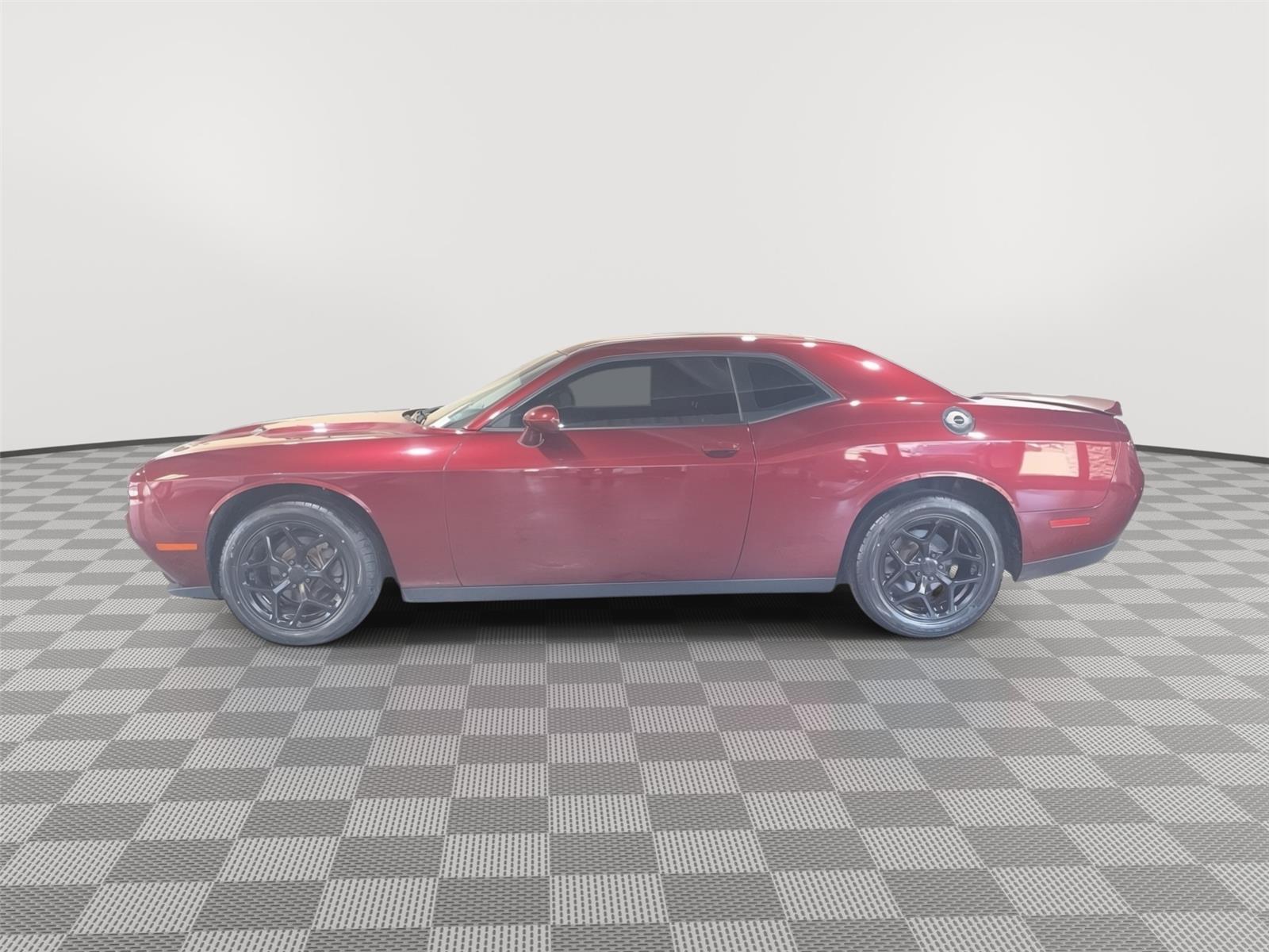 Vehicle photo 2