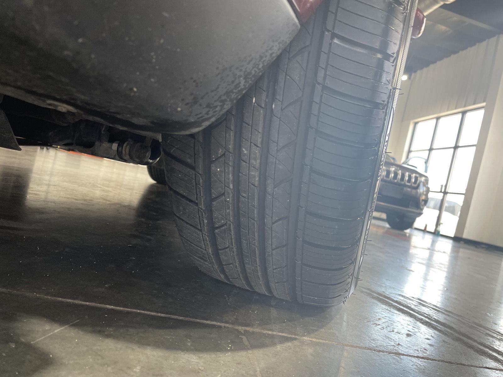 Vehicle photo 11