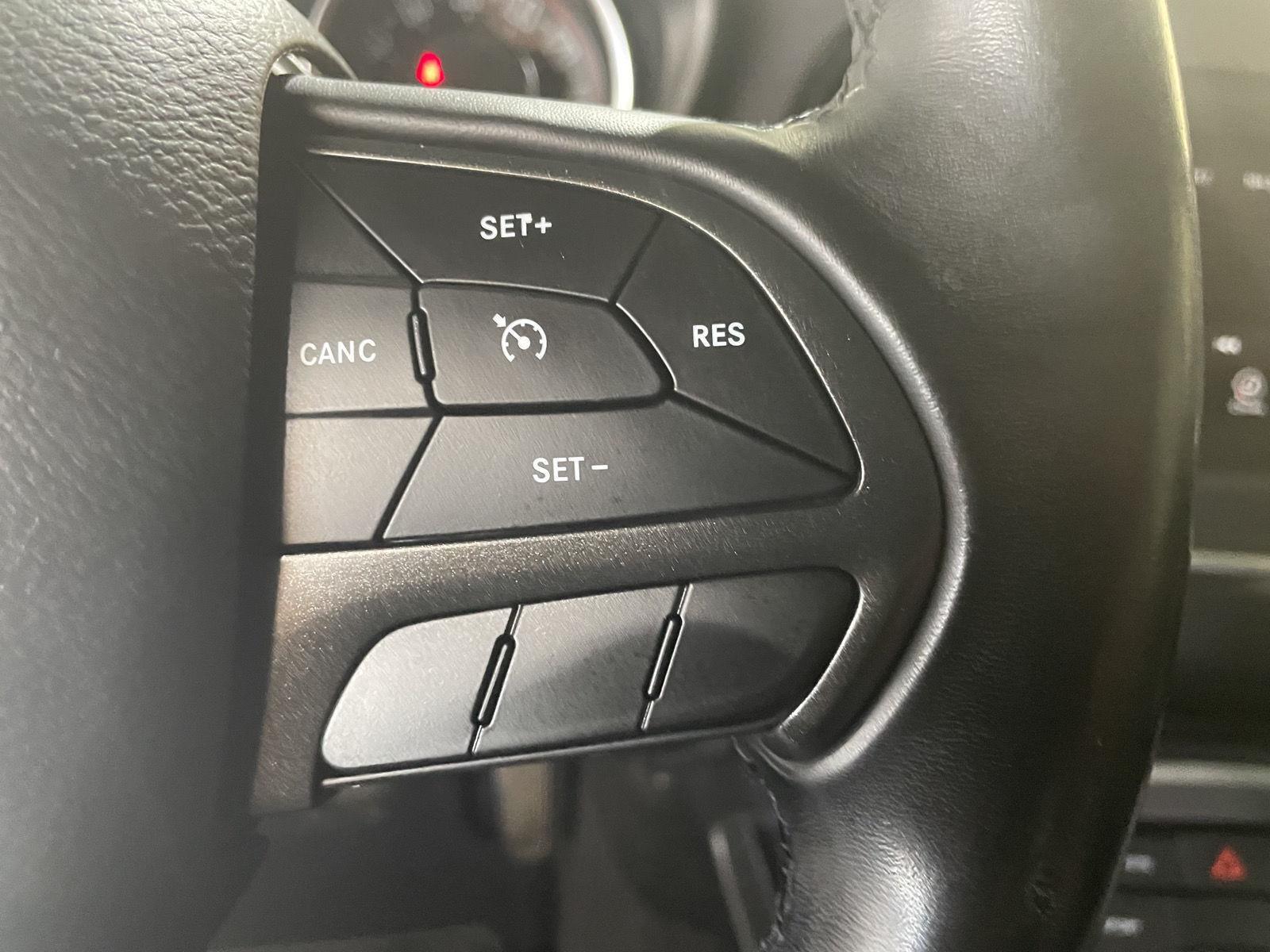 Vehicle photo 15