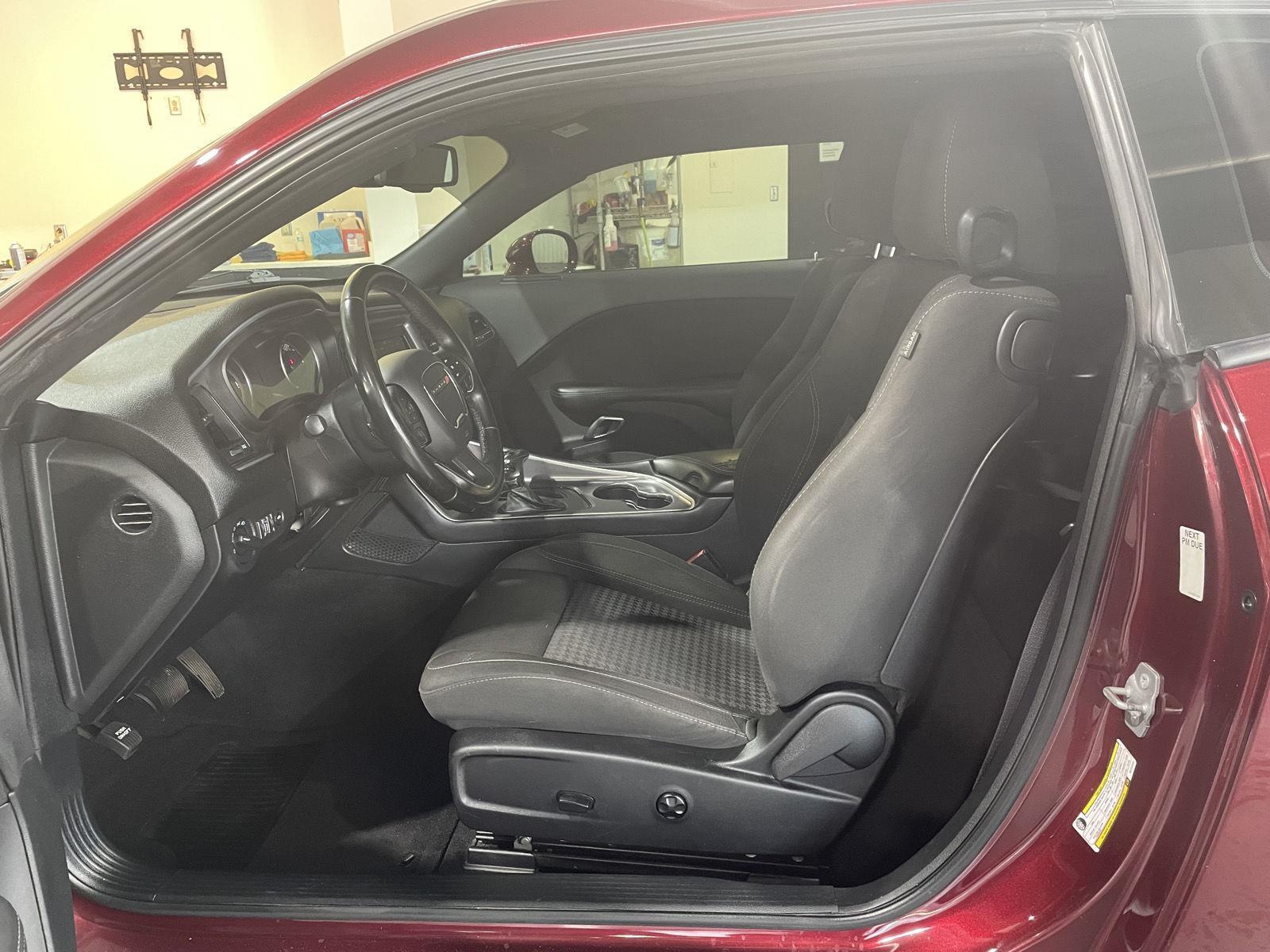 Vehicle photo 19