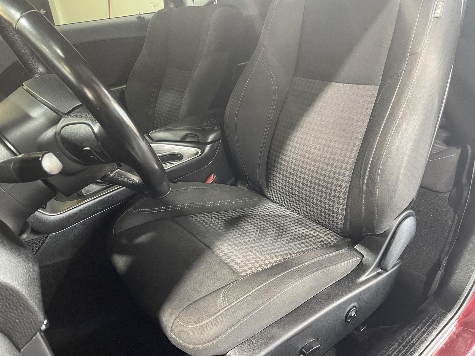 Vehicle photo 20