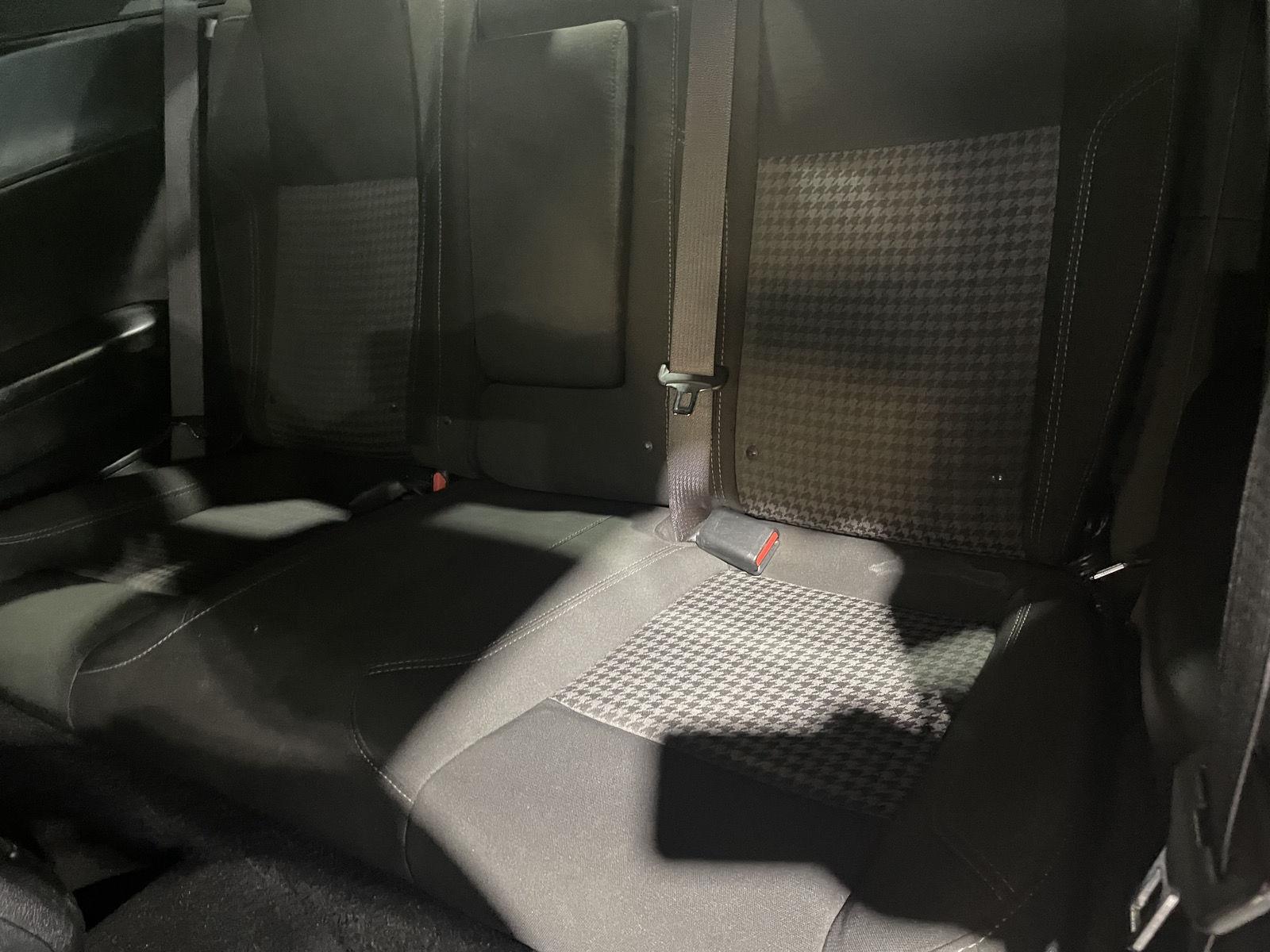 Vehicle photo 21