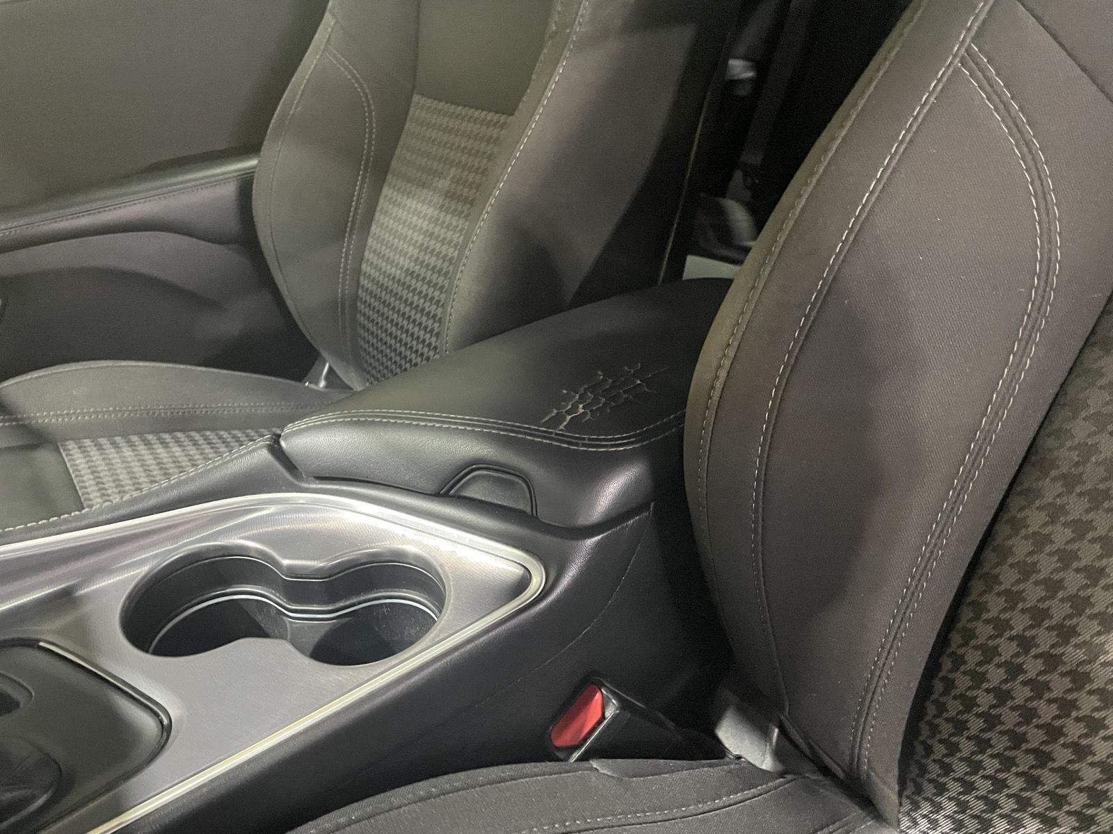 Vehicle photo 29