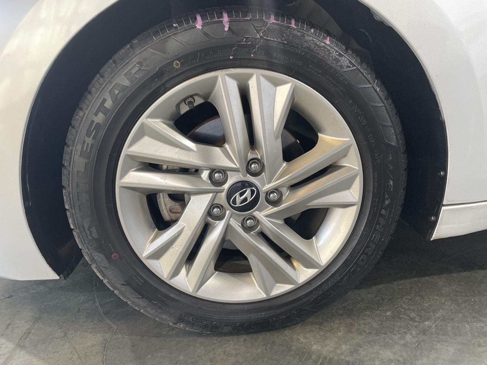 Vehicle photo 10