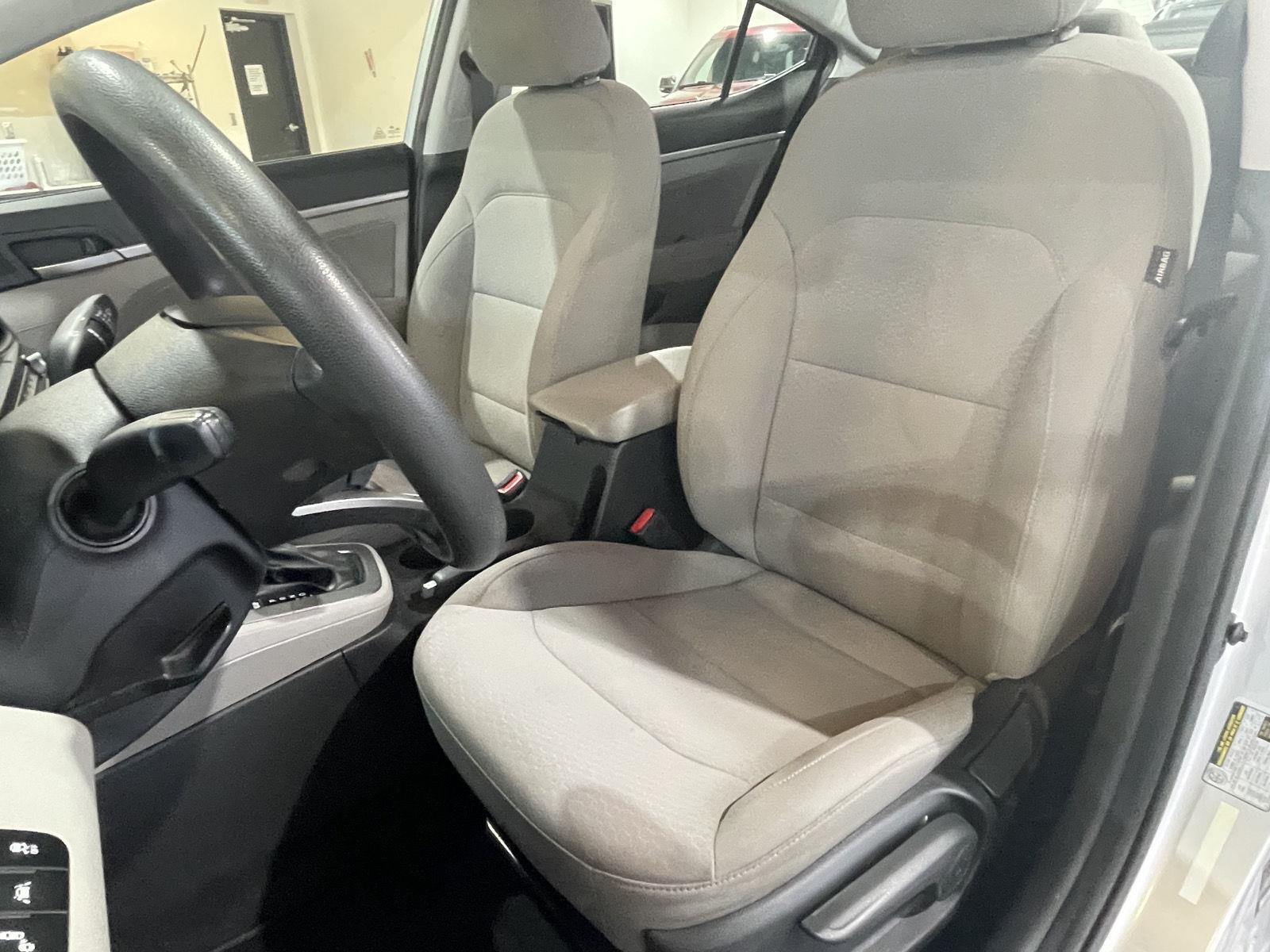 Vehicle photo 20