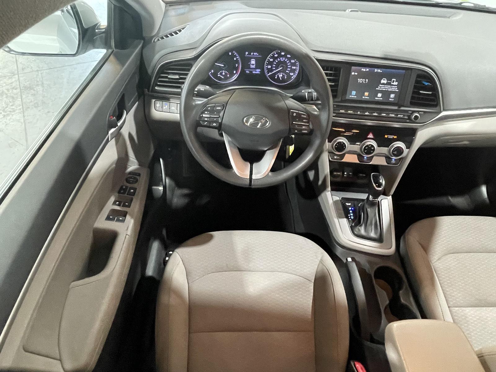 Vehicle photo 21