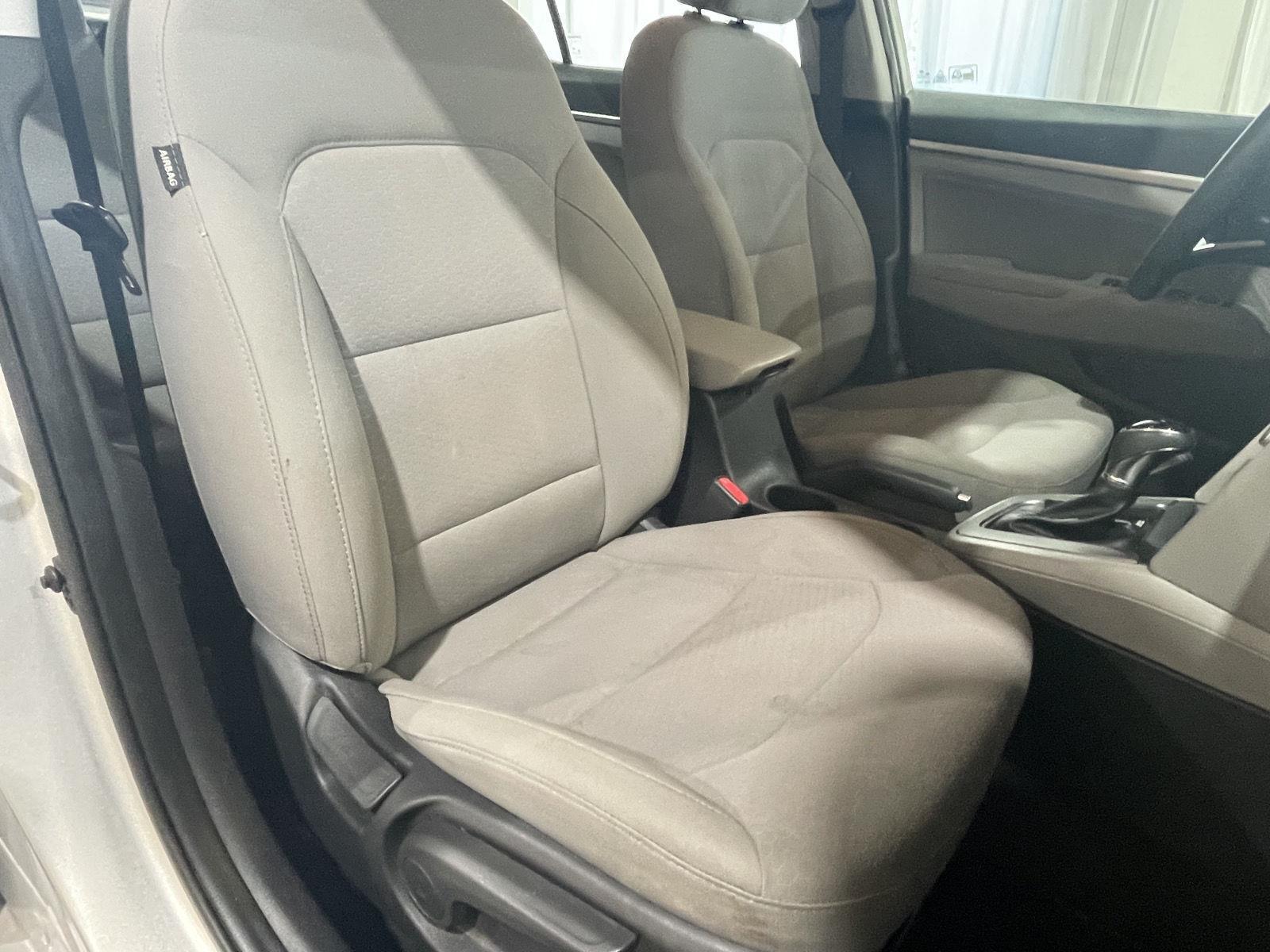 Vehicle photo 29