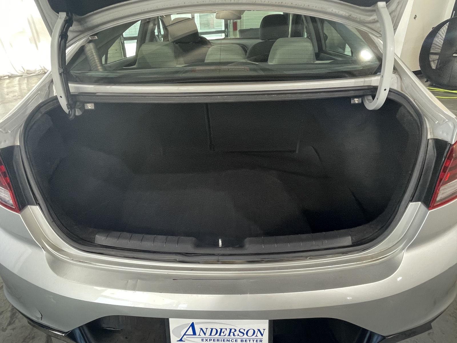 Vehicle photo 37