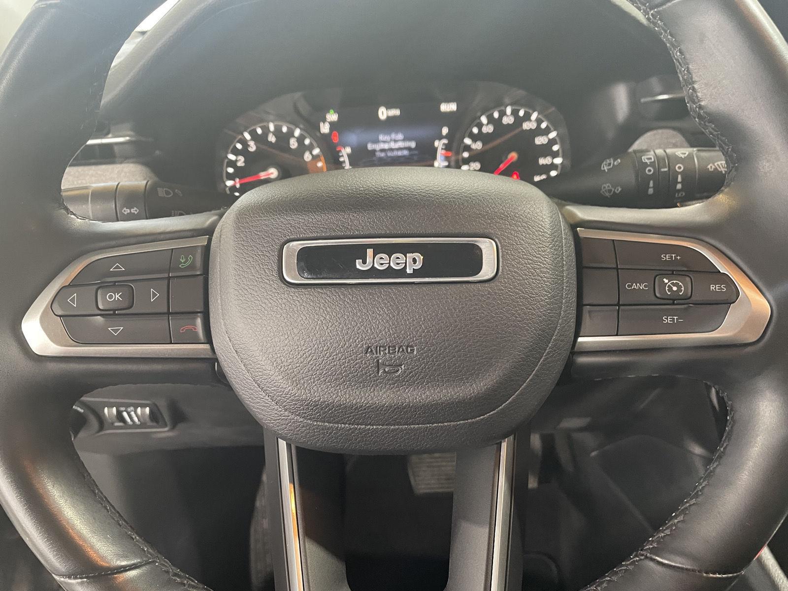 Vehicle photo 13