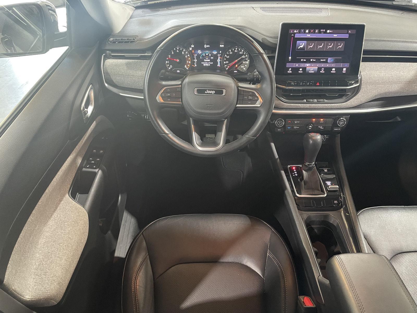 Vehicle photo 21
