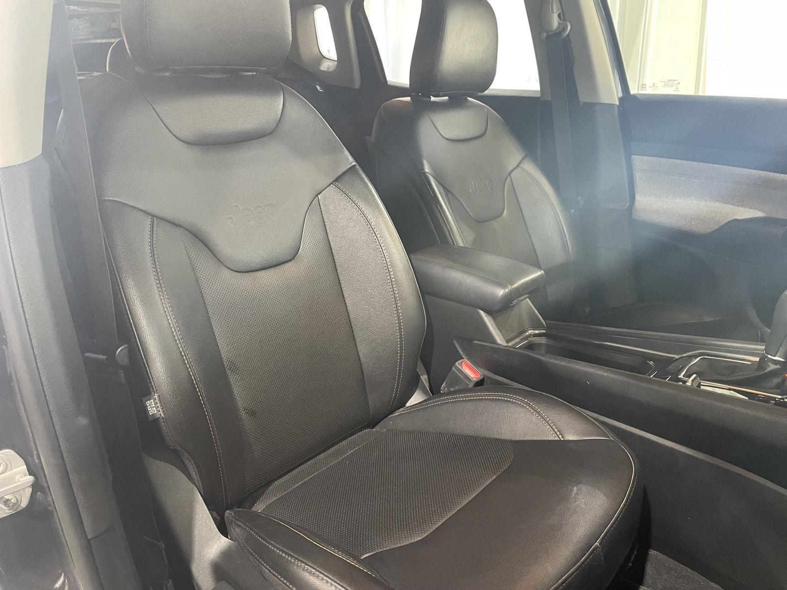 Vehicle photo 29