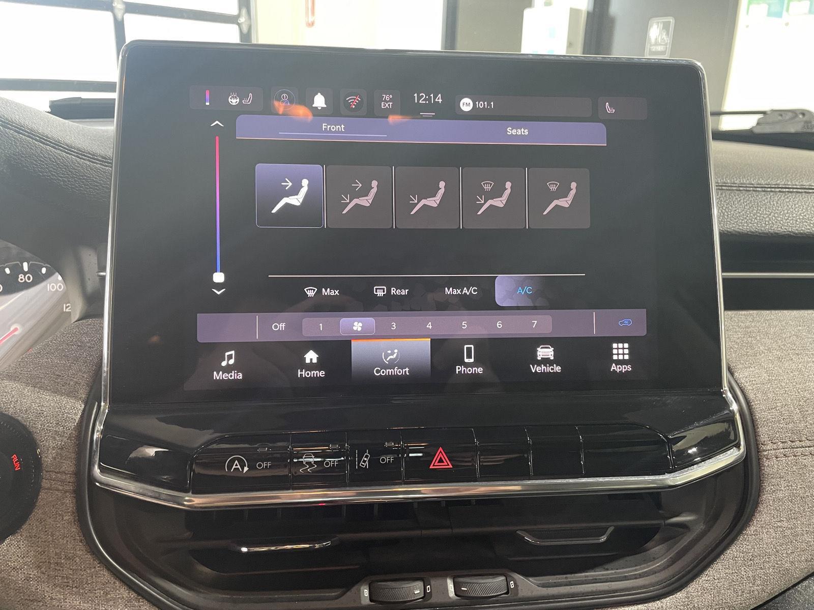 Vehicle photo 31