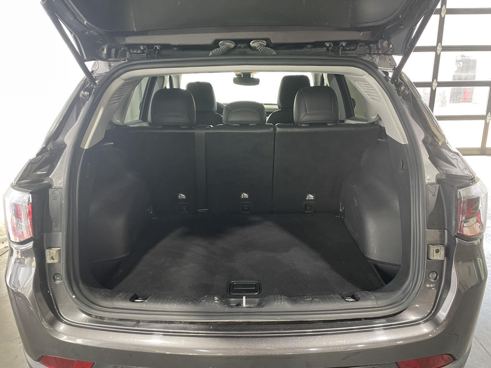 Vehicle photo 38