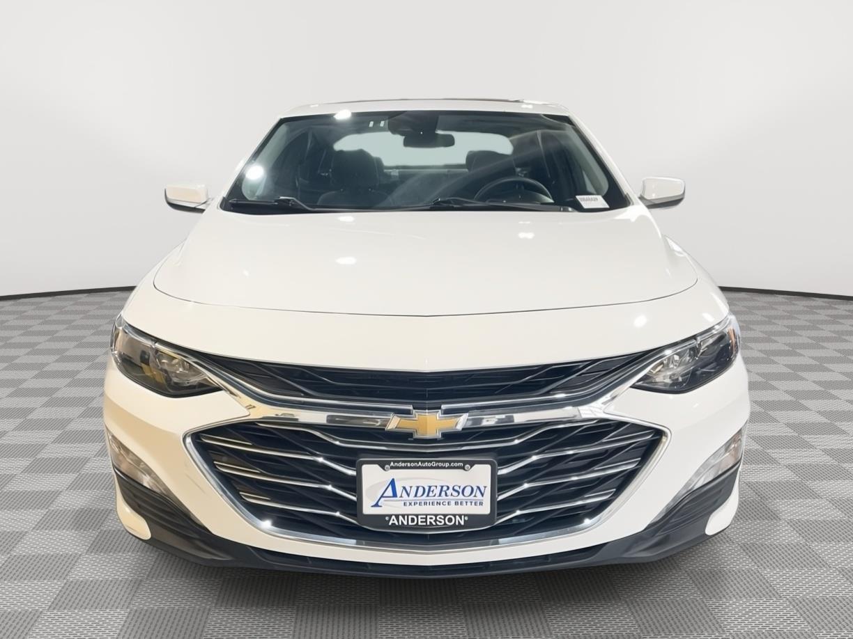 Vehicle photo 4
