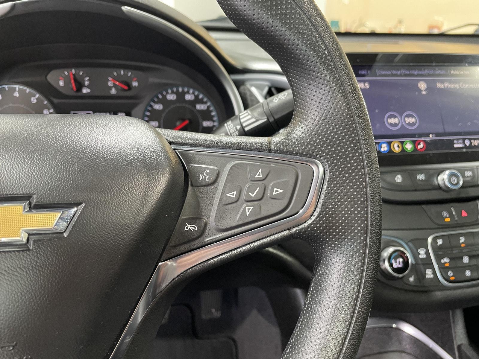 Vehicle photo 13