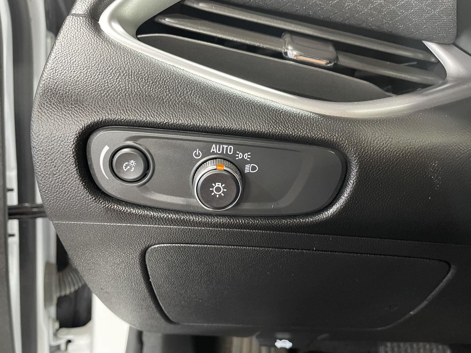 Vehicle photo 14