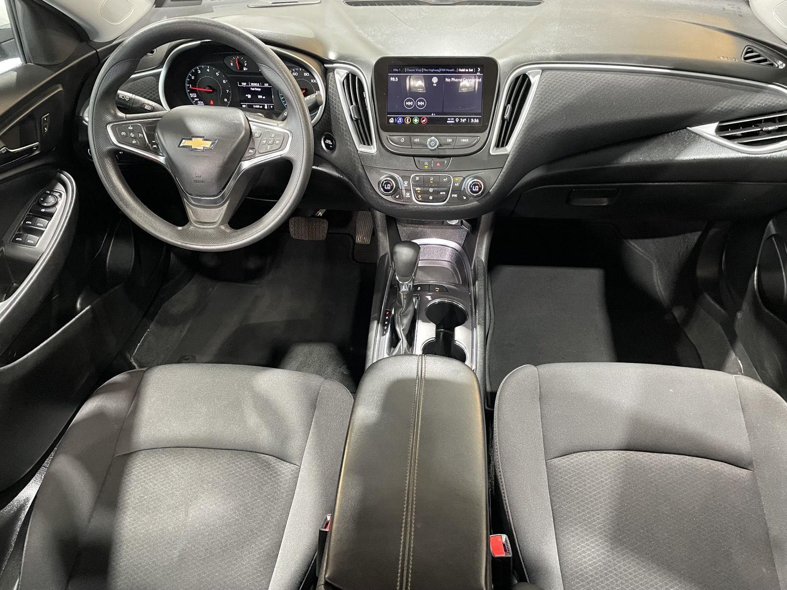Vehicle photo 15